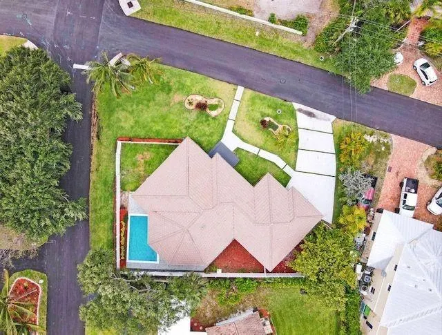 2622 NE 27th Ave