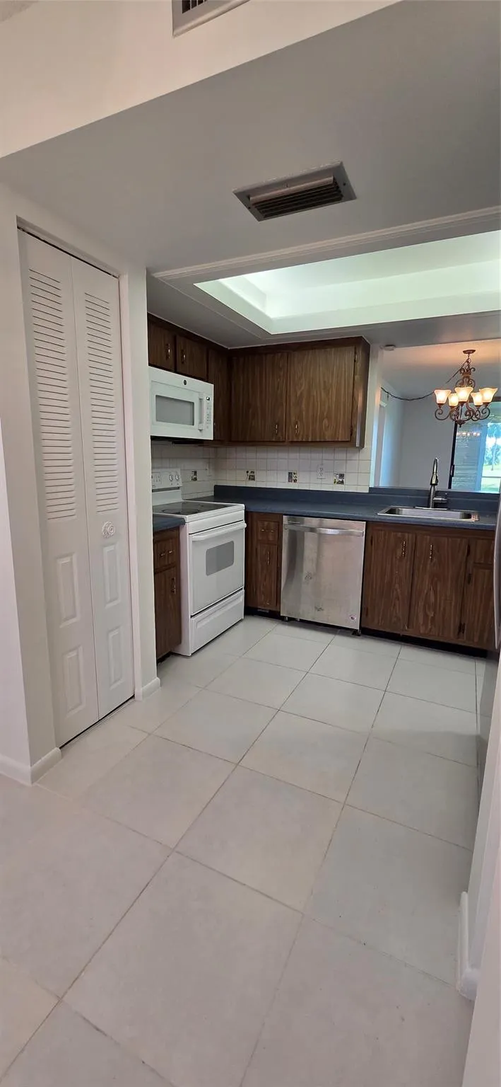 7350 NW 18th St, #101