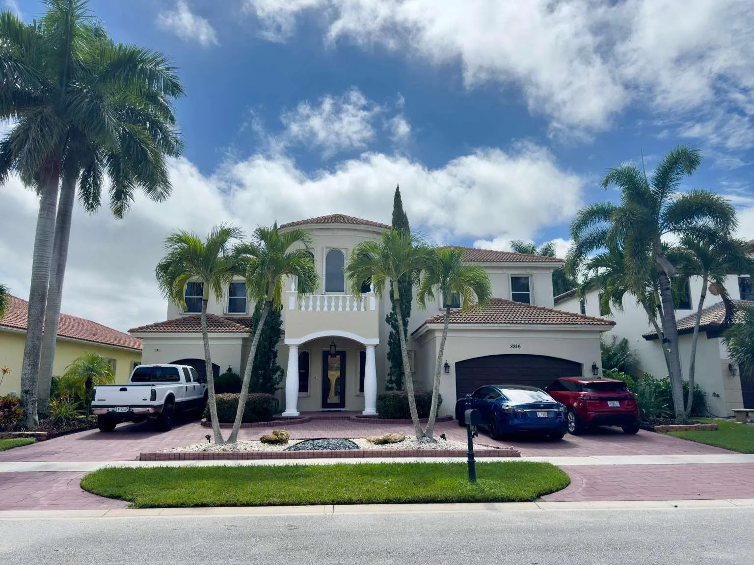 8816 Club Estates Way