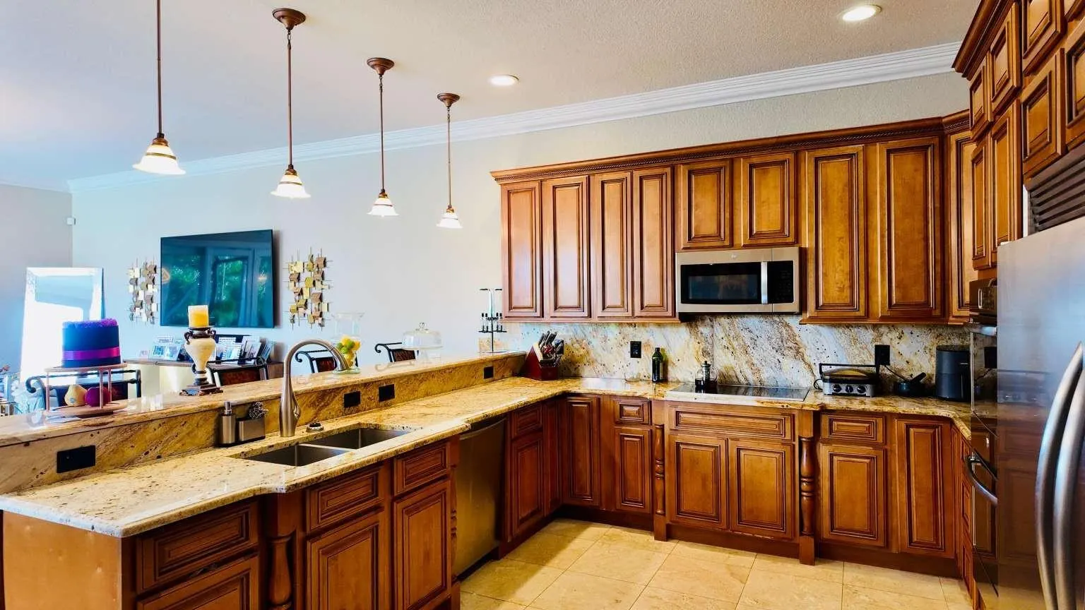 8816 Club Estates Way