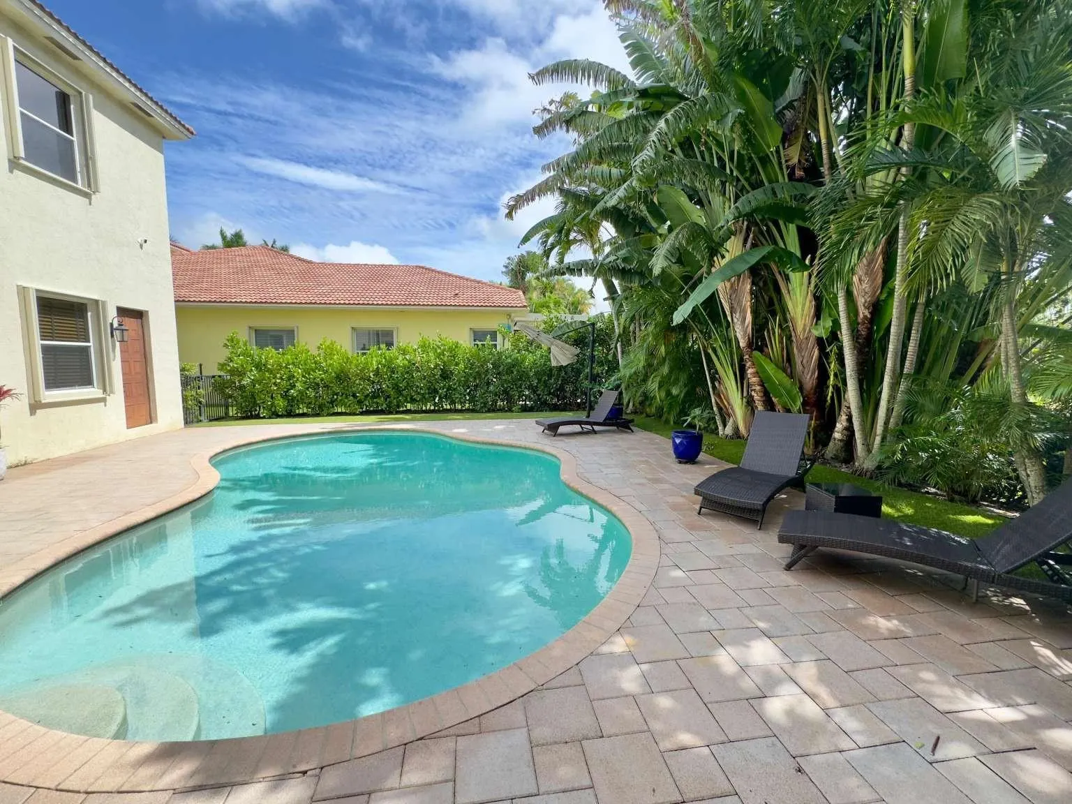 8816 Club Estates Way