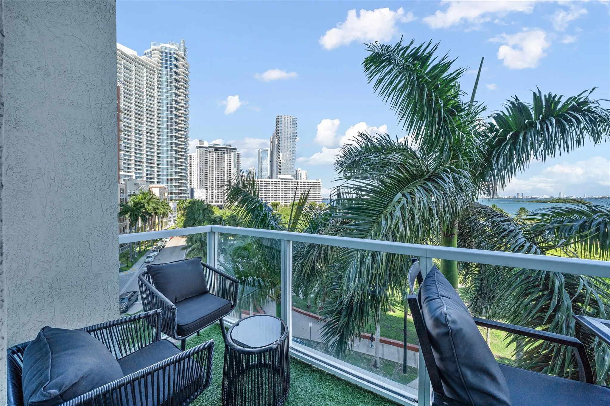 1900 N Bayshore Dr, #706