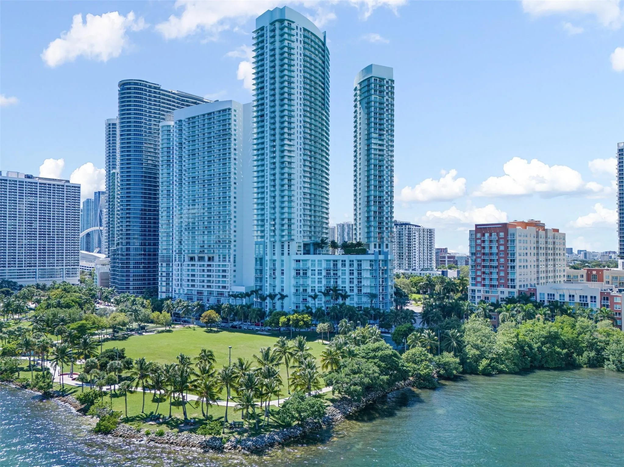 1900 N Bayshore Dr, #706