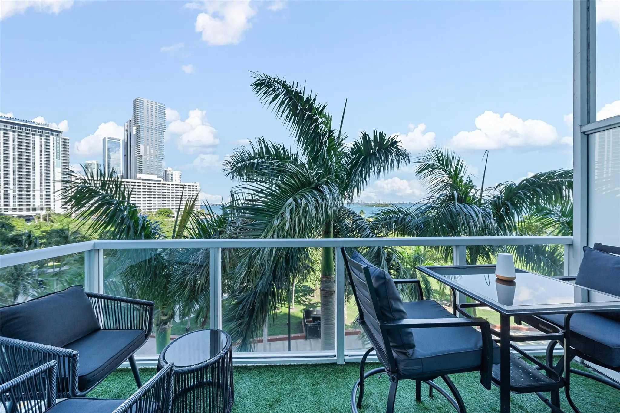 1900 N Bayshore Dr, #706