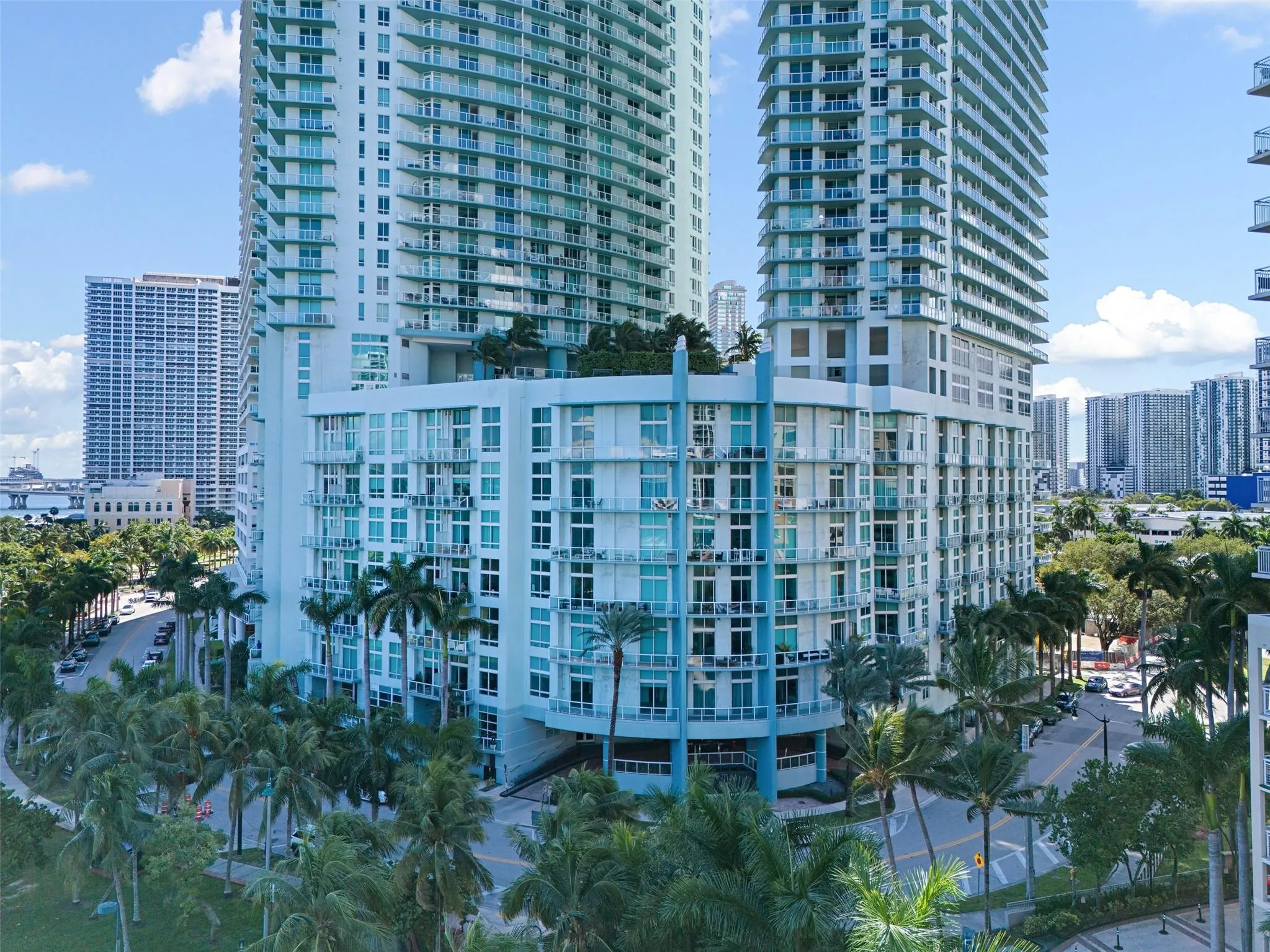 1900 N Bayshore Dr, #706