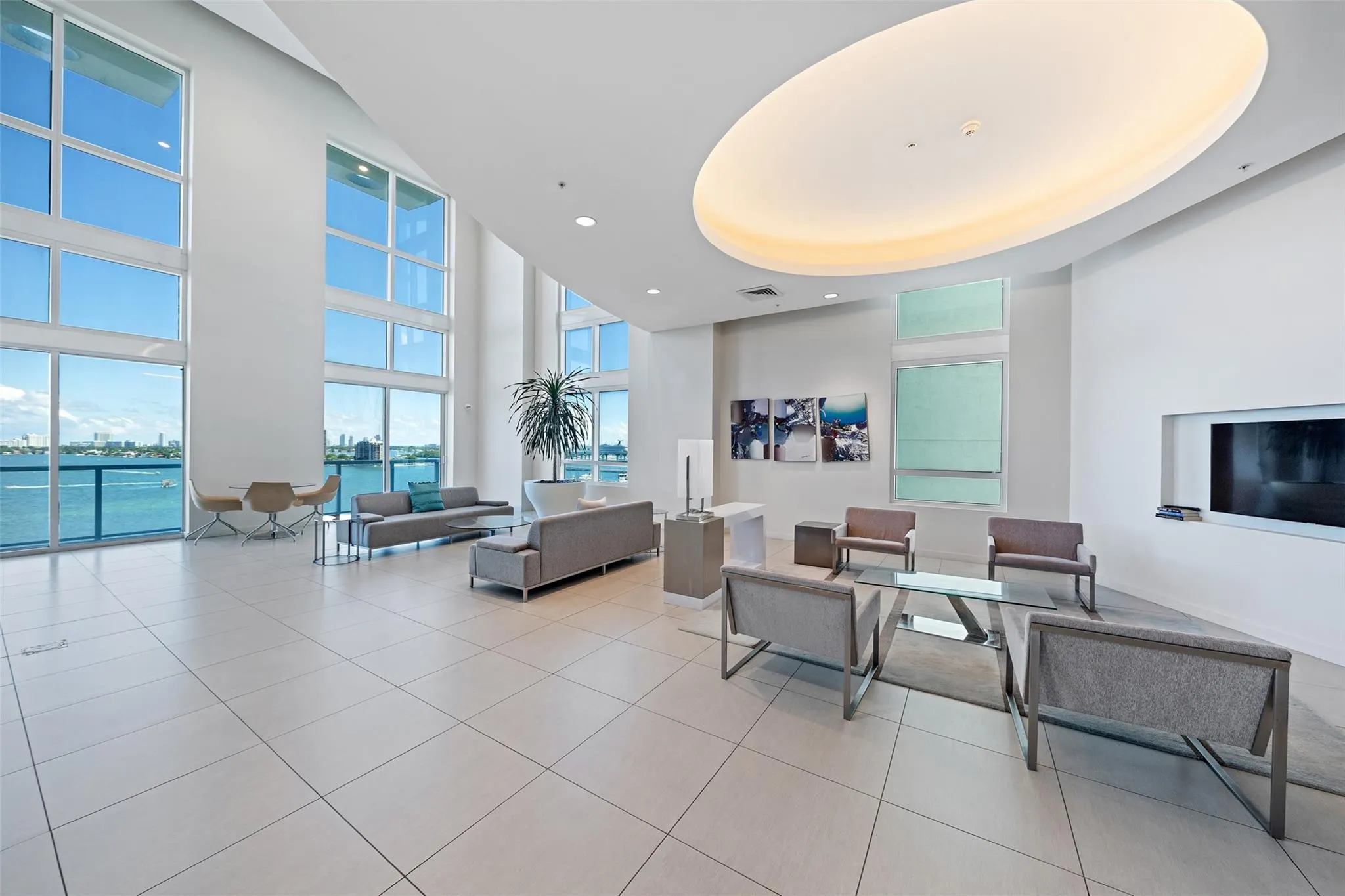 1900 N Bayshore Dr, #706