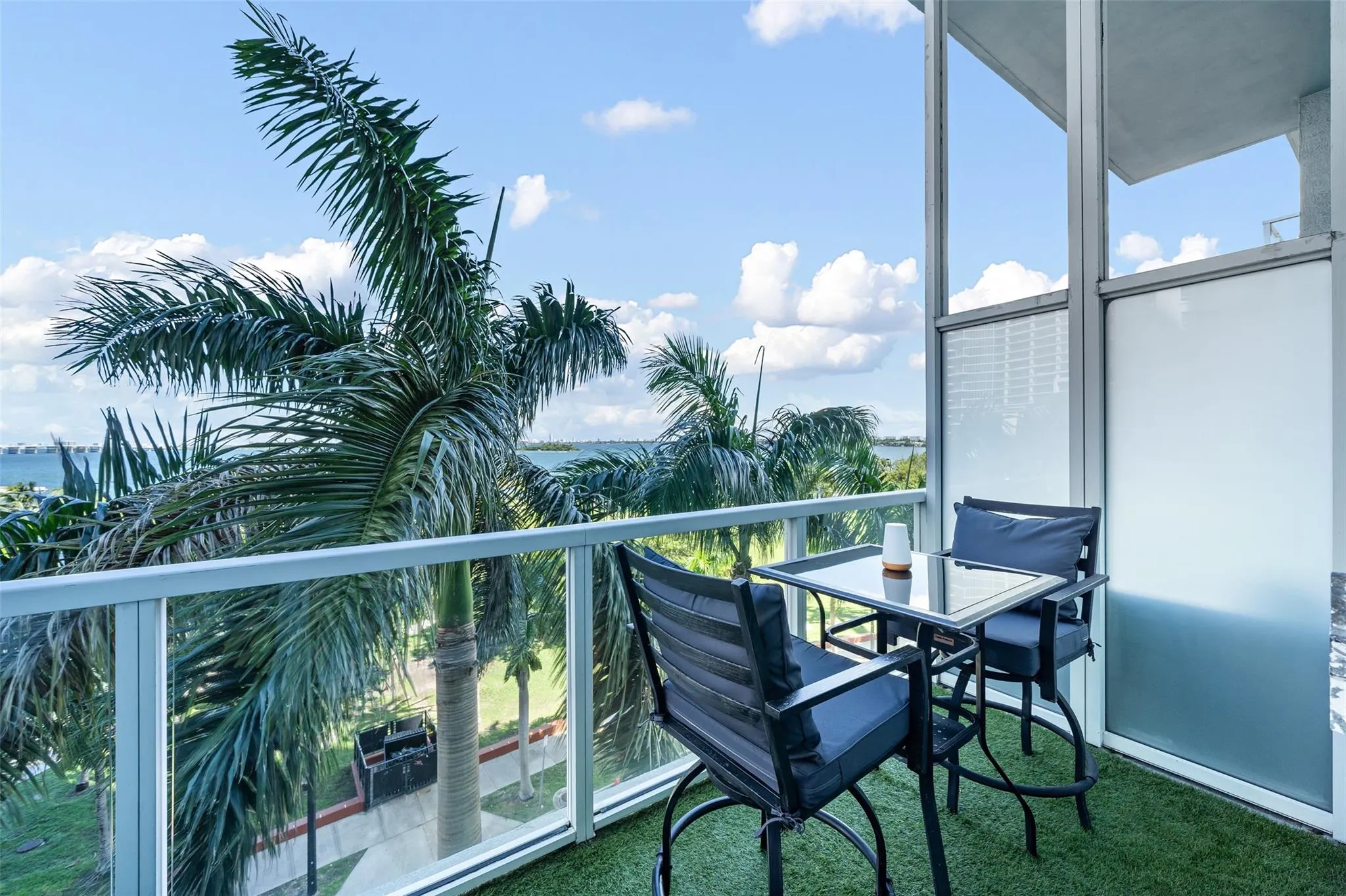 1900 N Bayshore Dr, #706