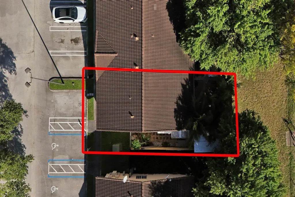 3866 SW 48th Ave