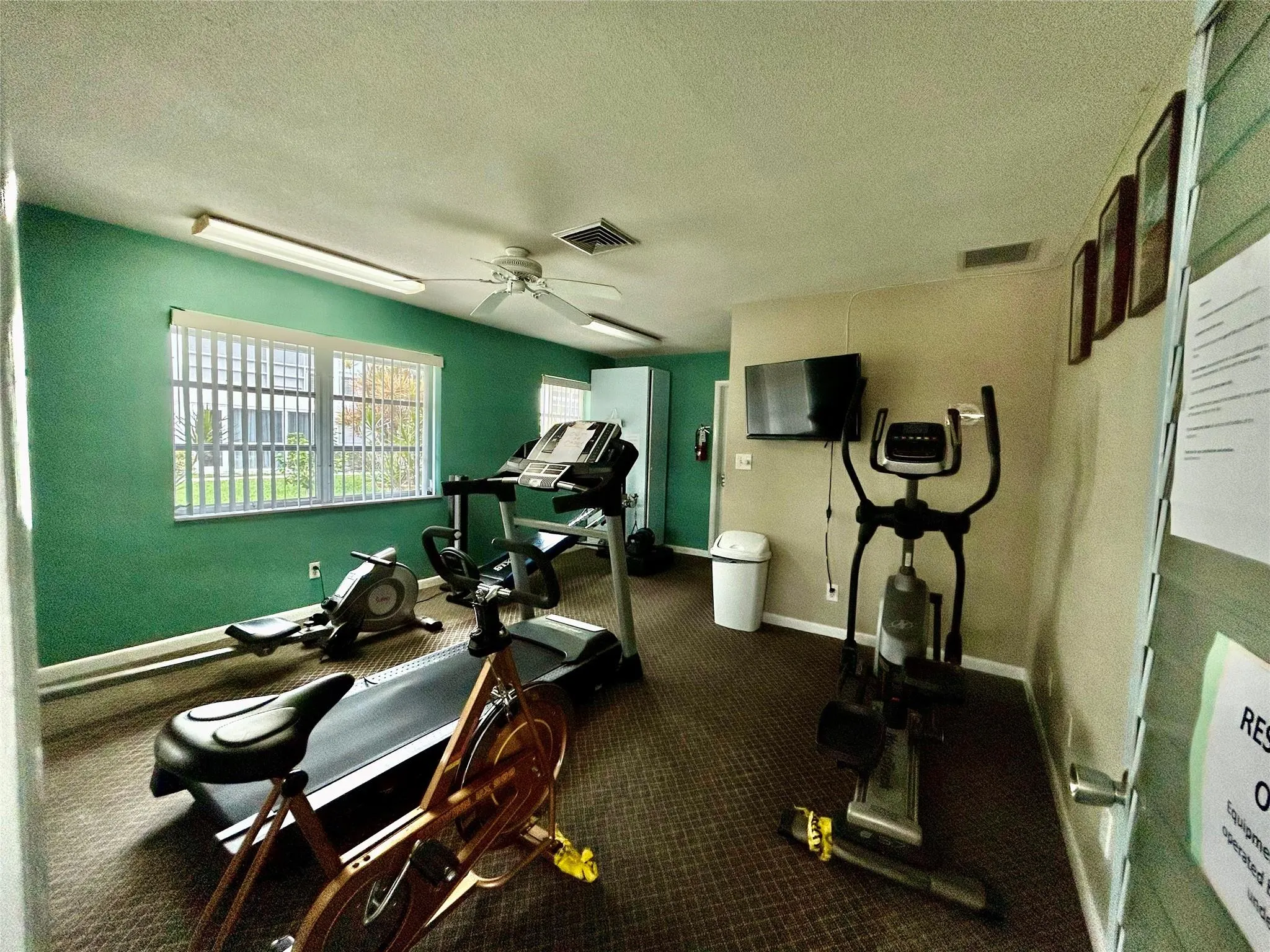 2050 NE 39th St, #207
