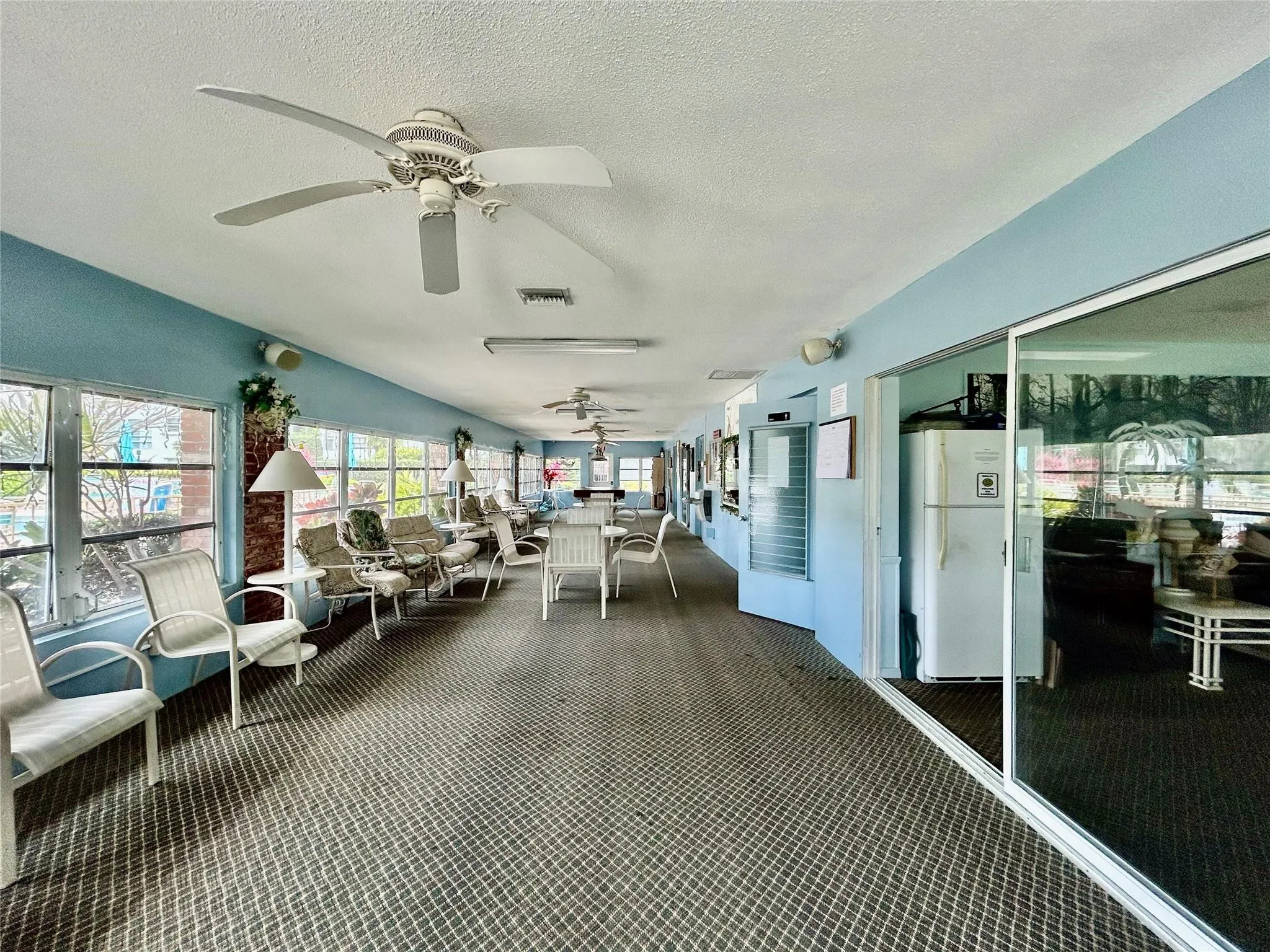 2050 NE 39th St, #207