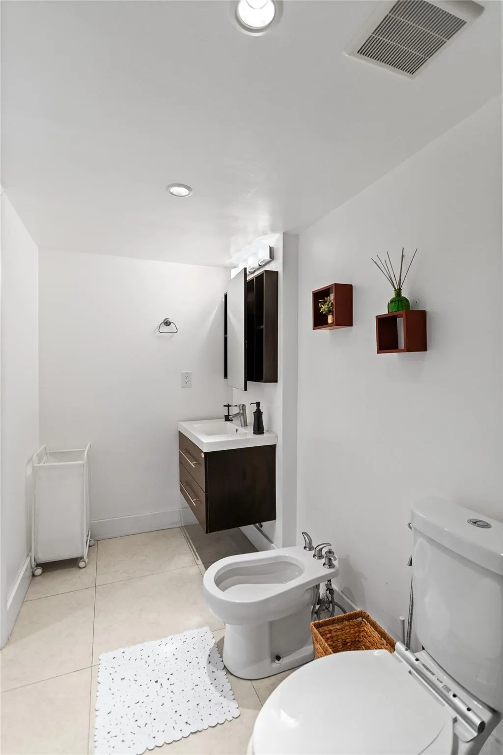 16051 Blatt Blvd, #101