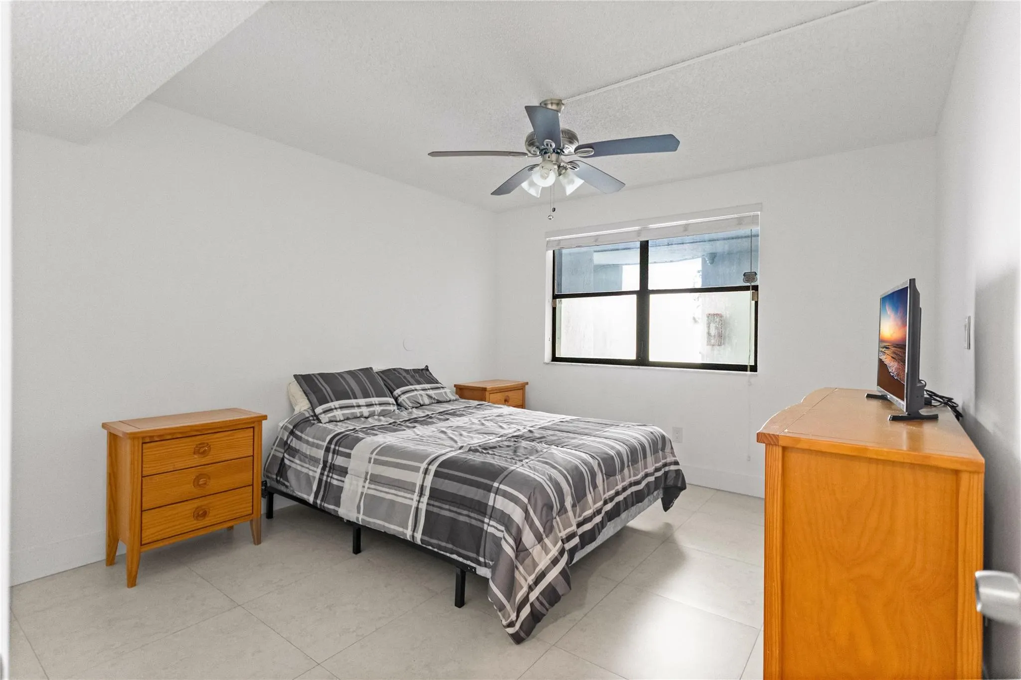 16051 Blatt Blvd, #101