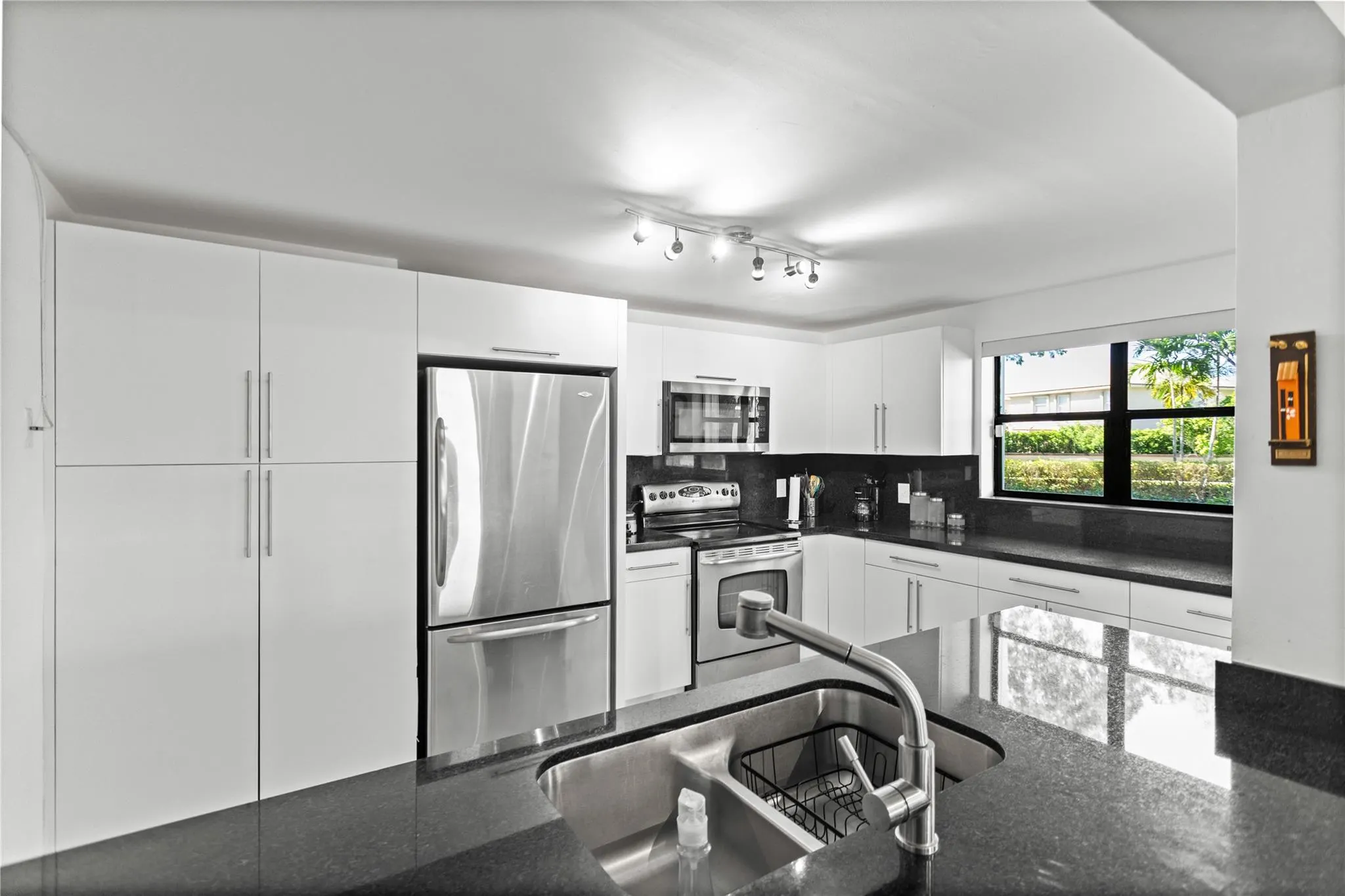 16051 Blatt Blvd, #101