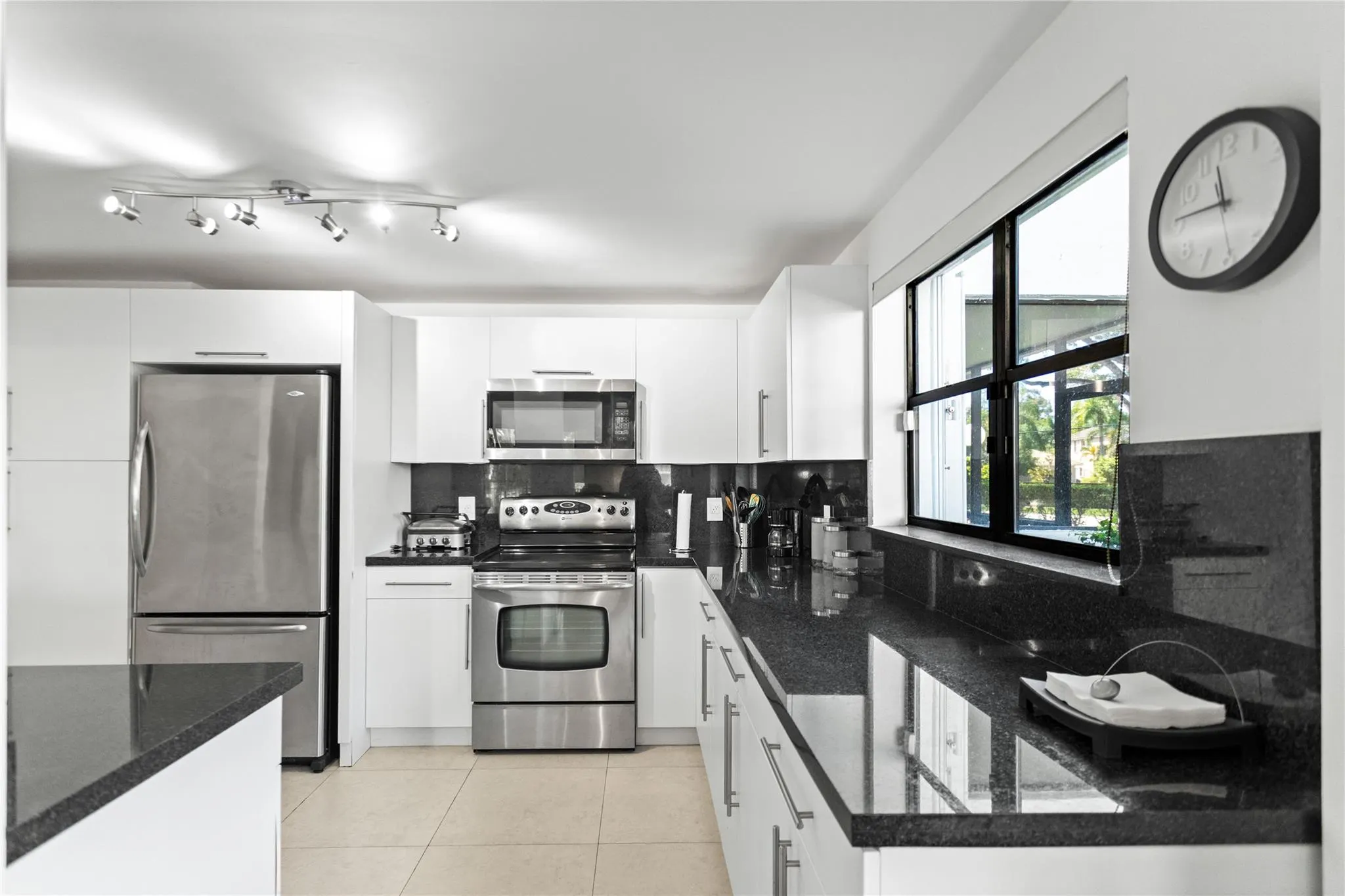 16051 Blatt Blvd, #101