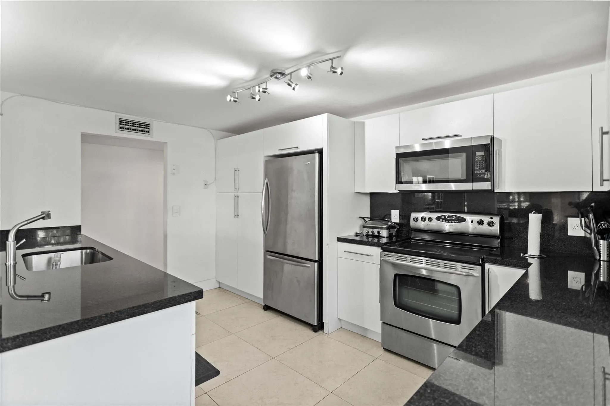 16051 Blatt Blvd, #101