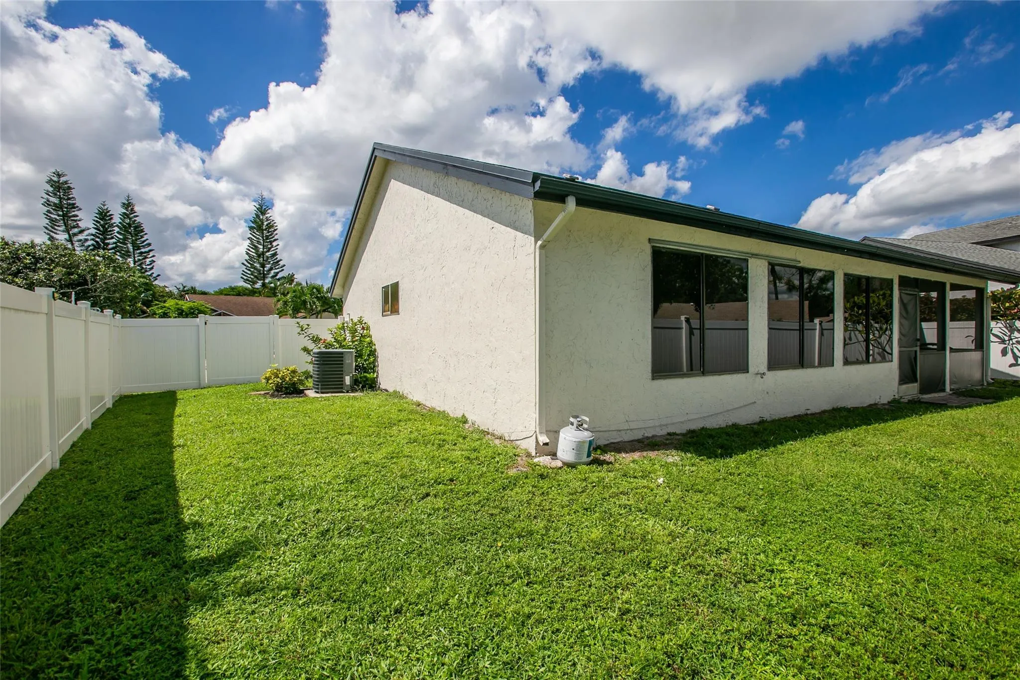 21620 Yellowstone Park Dr