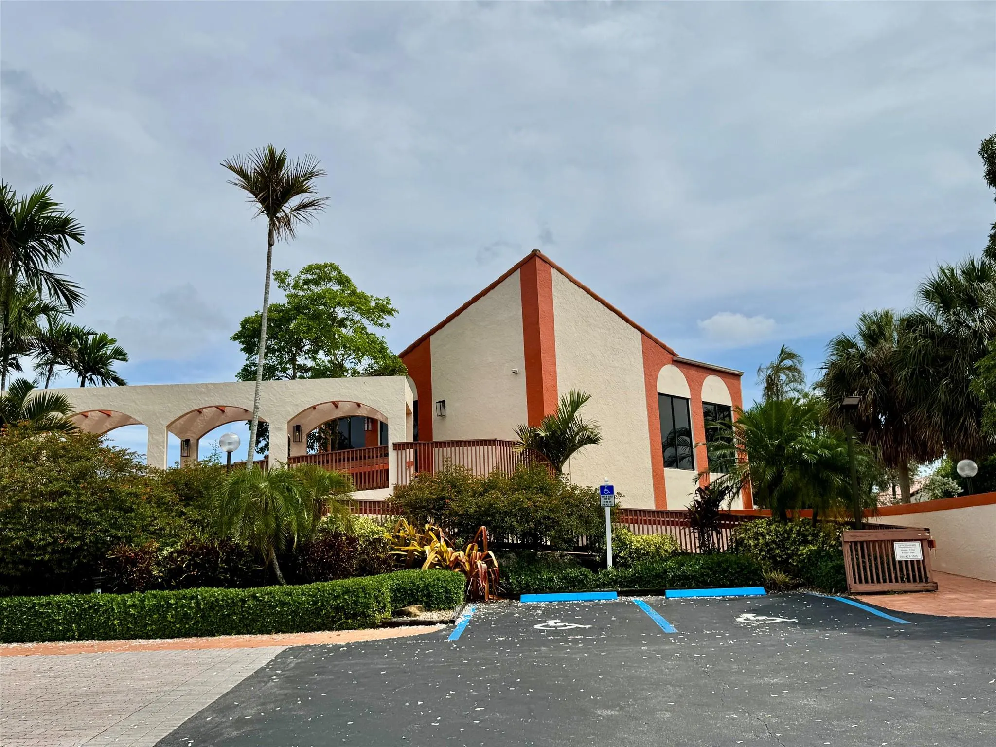 84 Centennial Ct