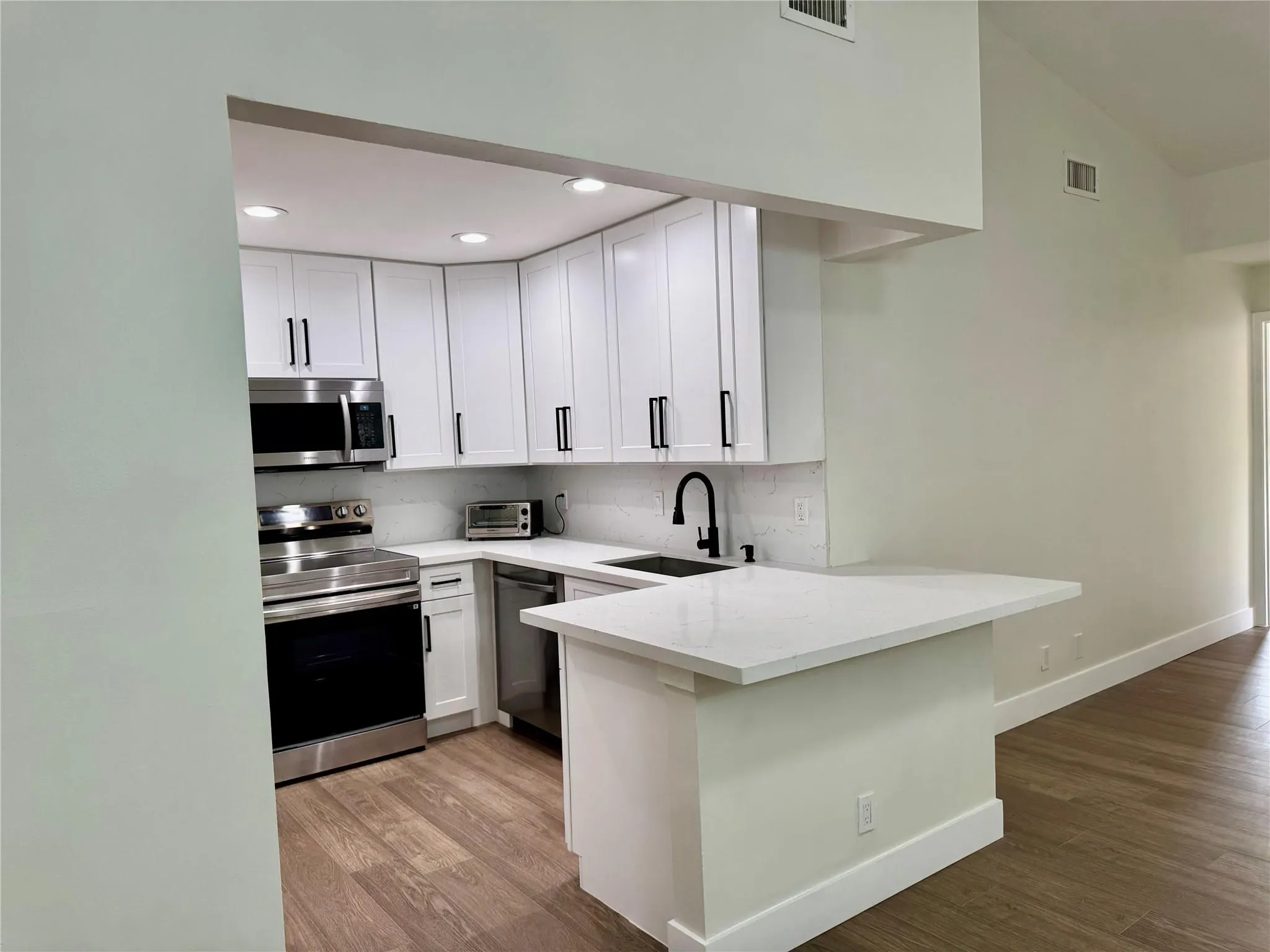 84 Centennial Ct