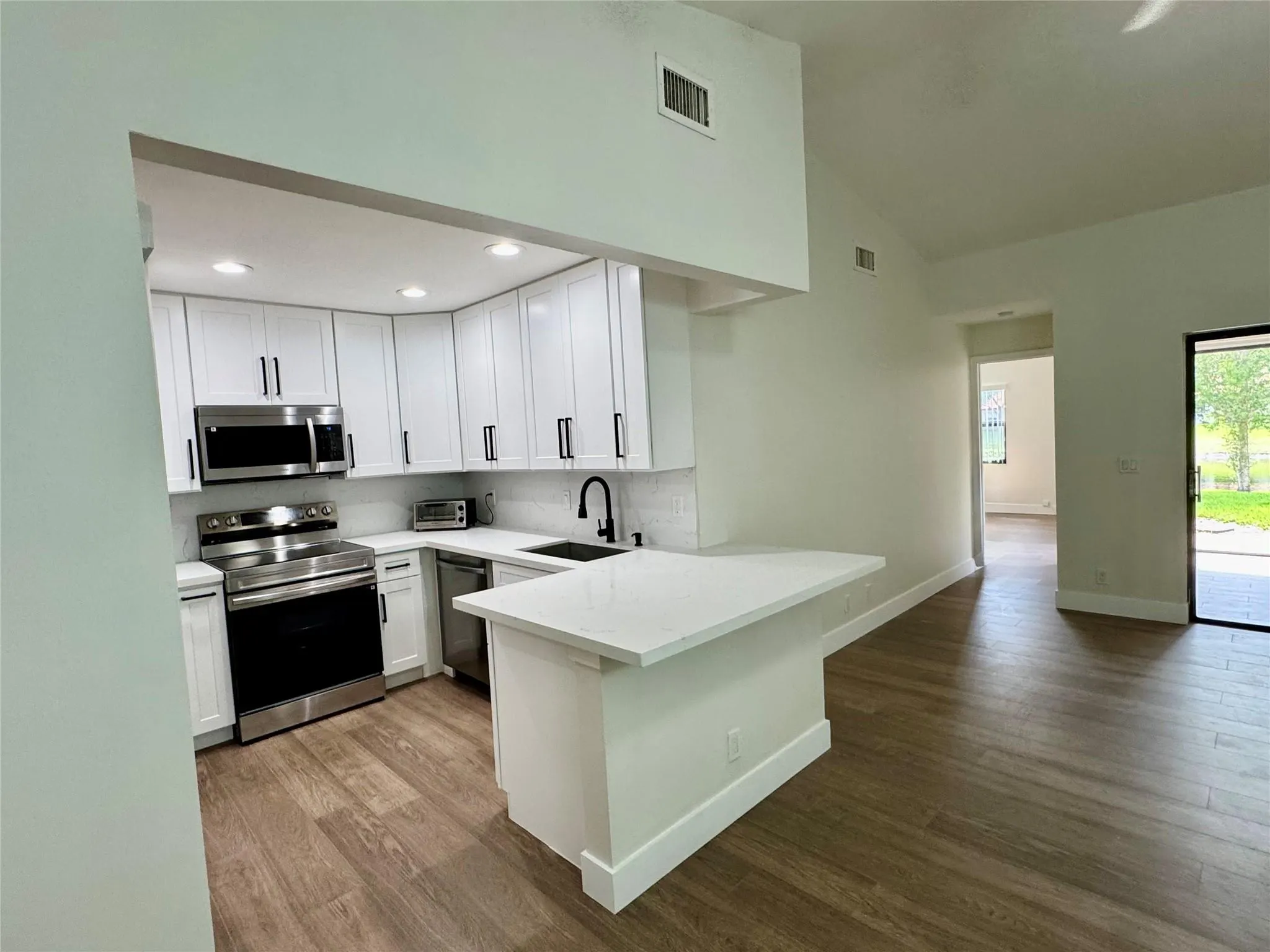 84 Centennial Ct