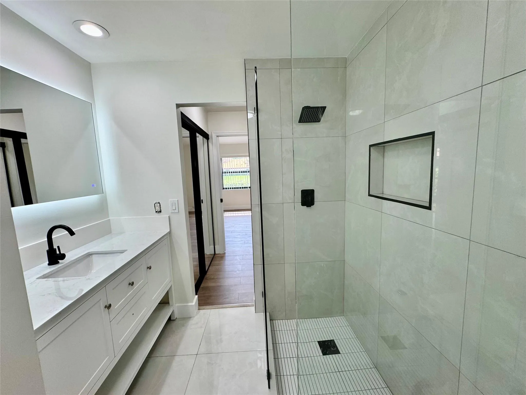84 Centennial Ct