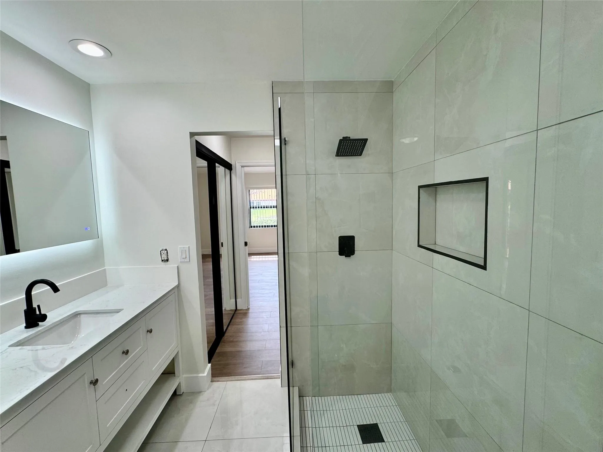 84 Centennial Ct