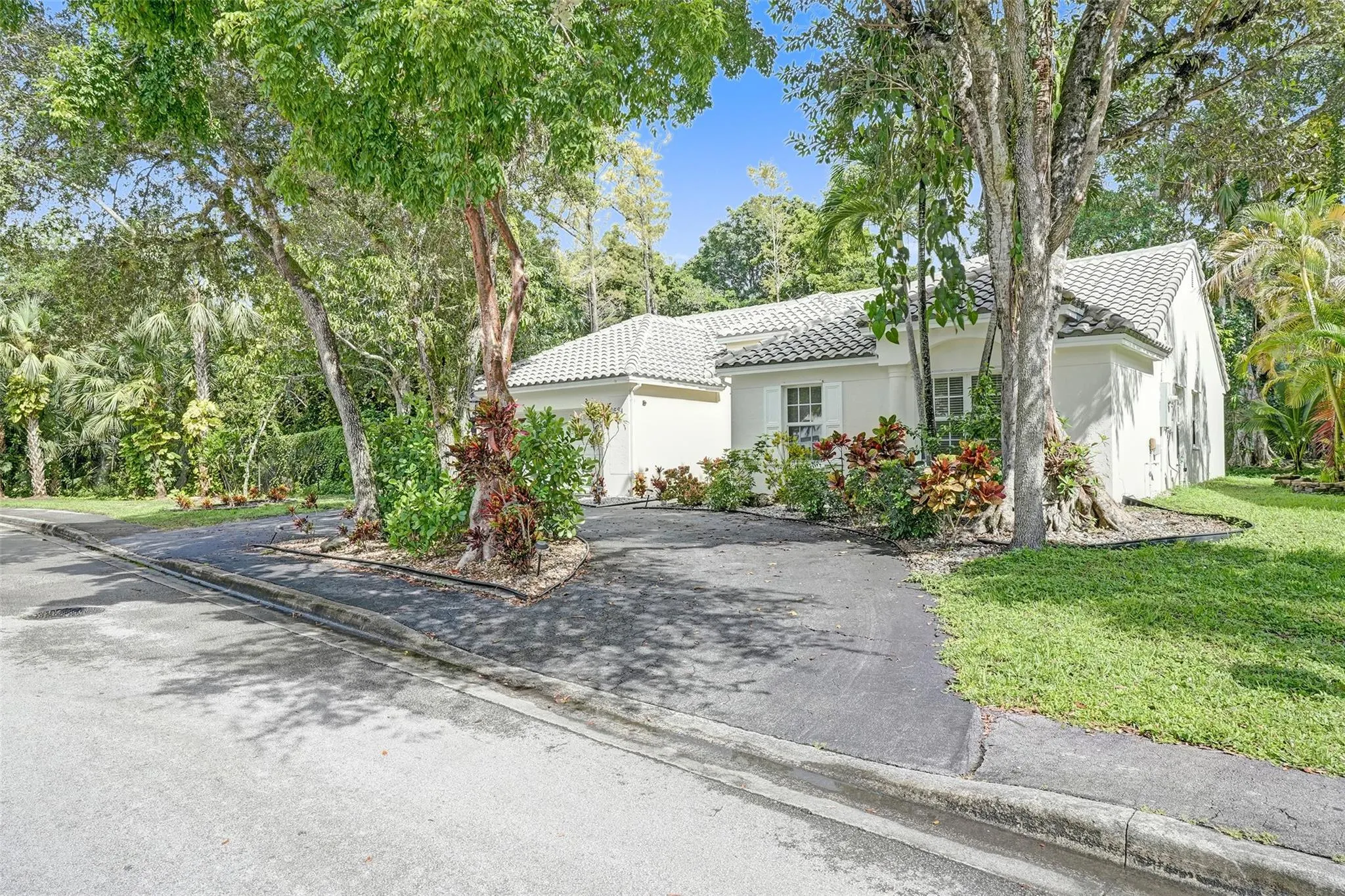 3564 Sanctuary Dr