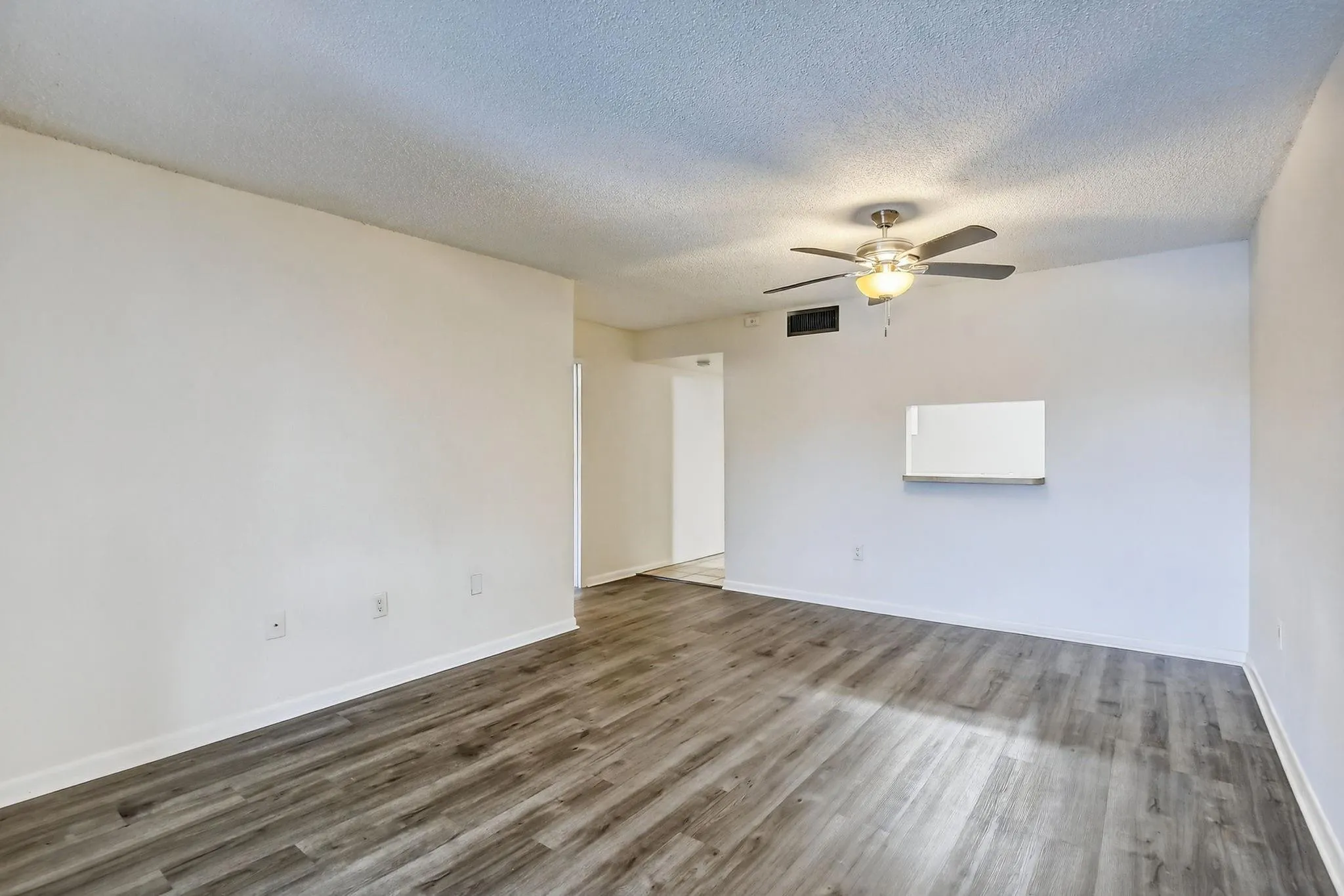 711 N Pine Island Rd, #319