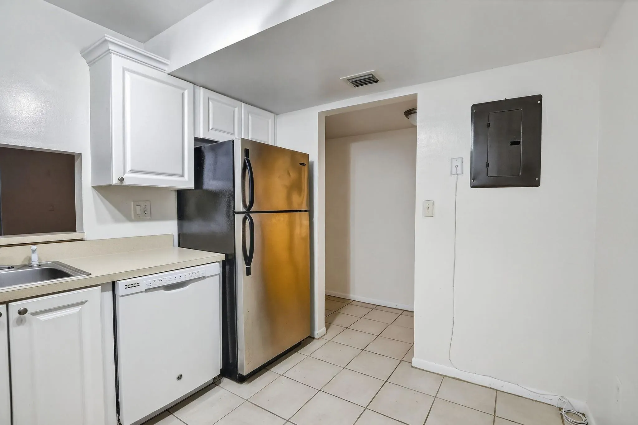 711 N Pine Island Rd, #319