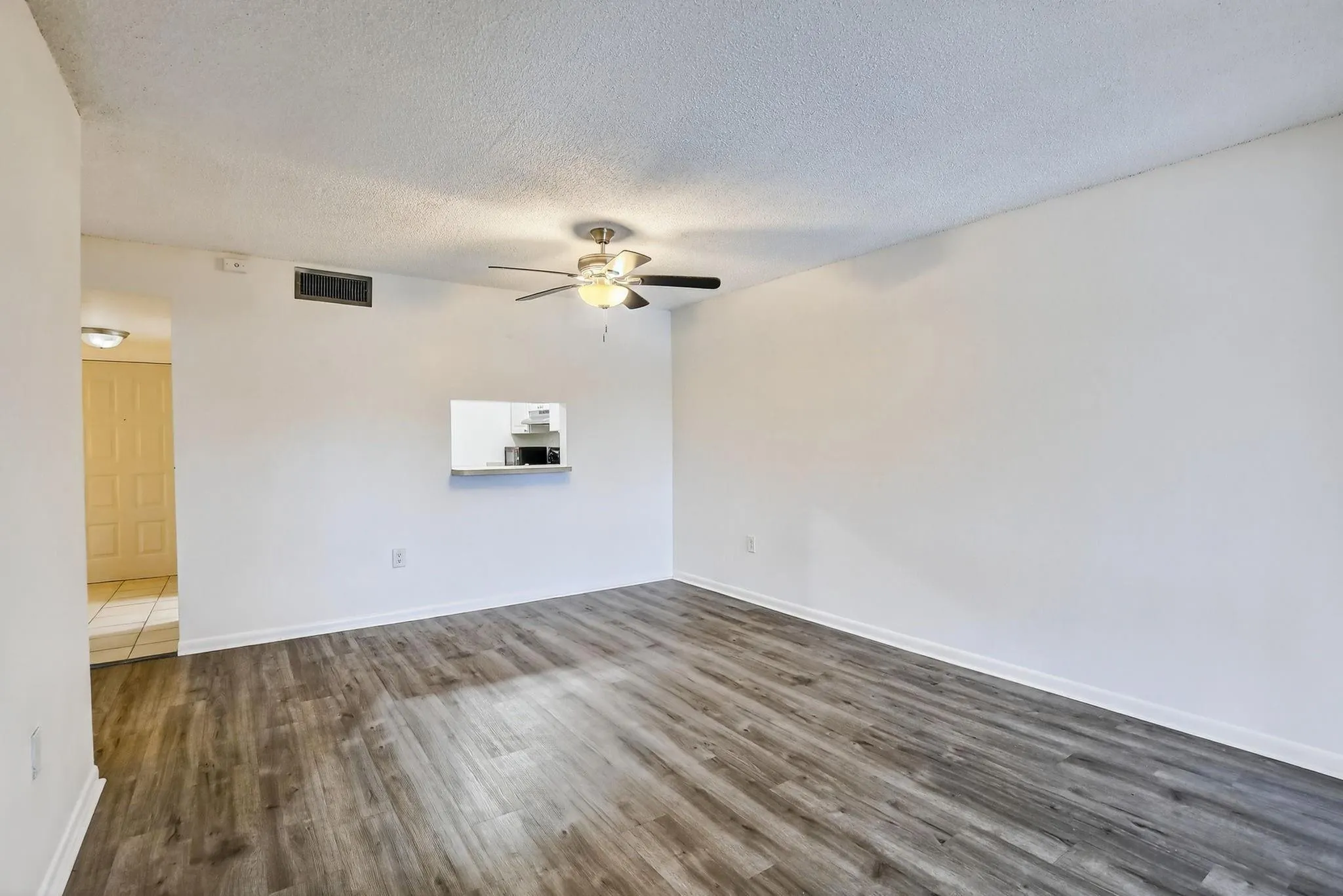 711 N Pine Island Rd, #319