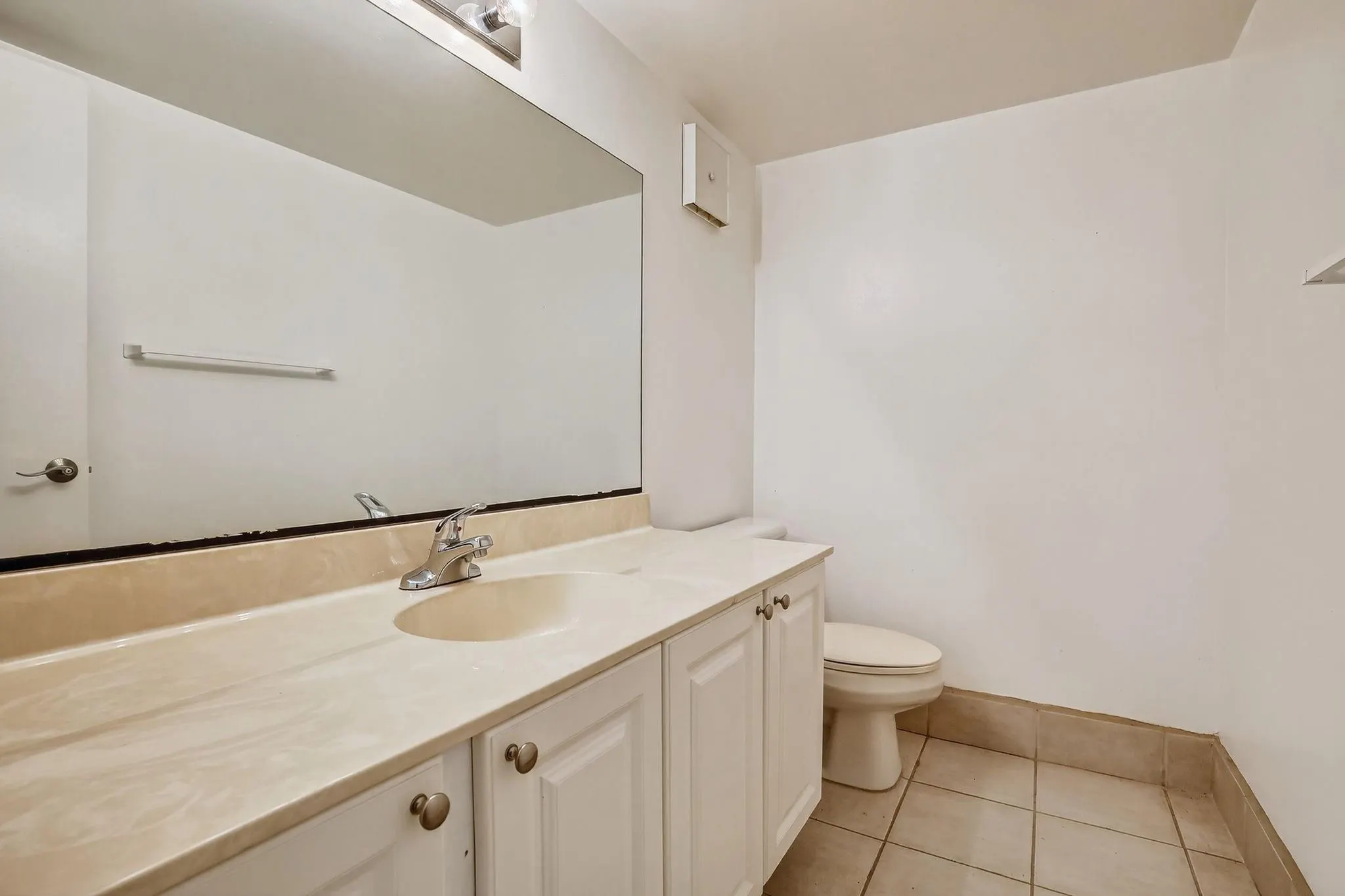 711 N Pine Island Rd, #319