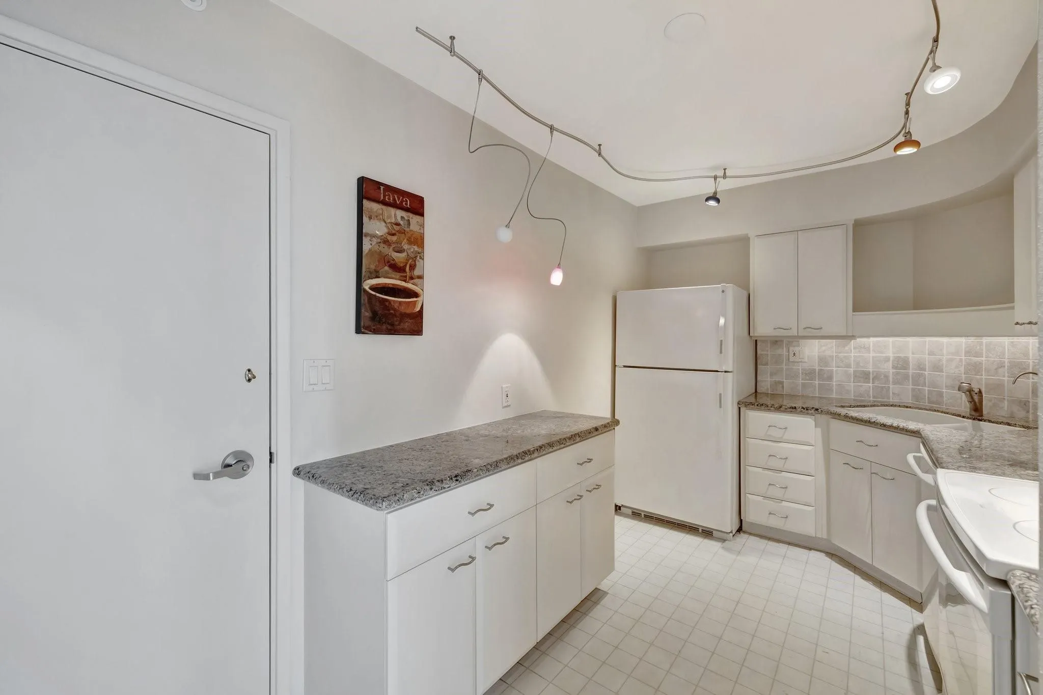 3300 NE 36th St, #609