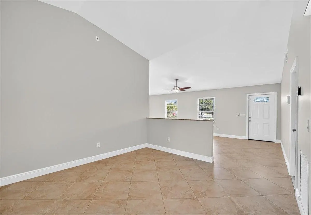 7867 Ridgewood Dr