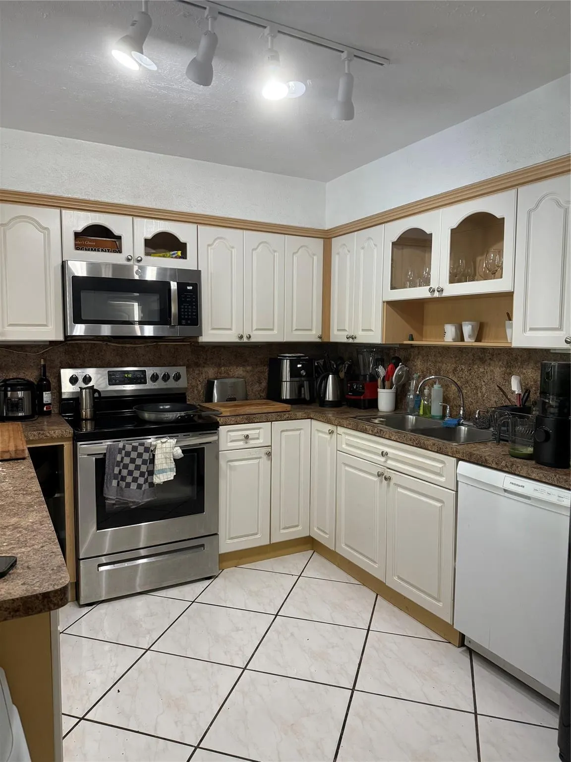 1370 SW 32nd St