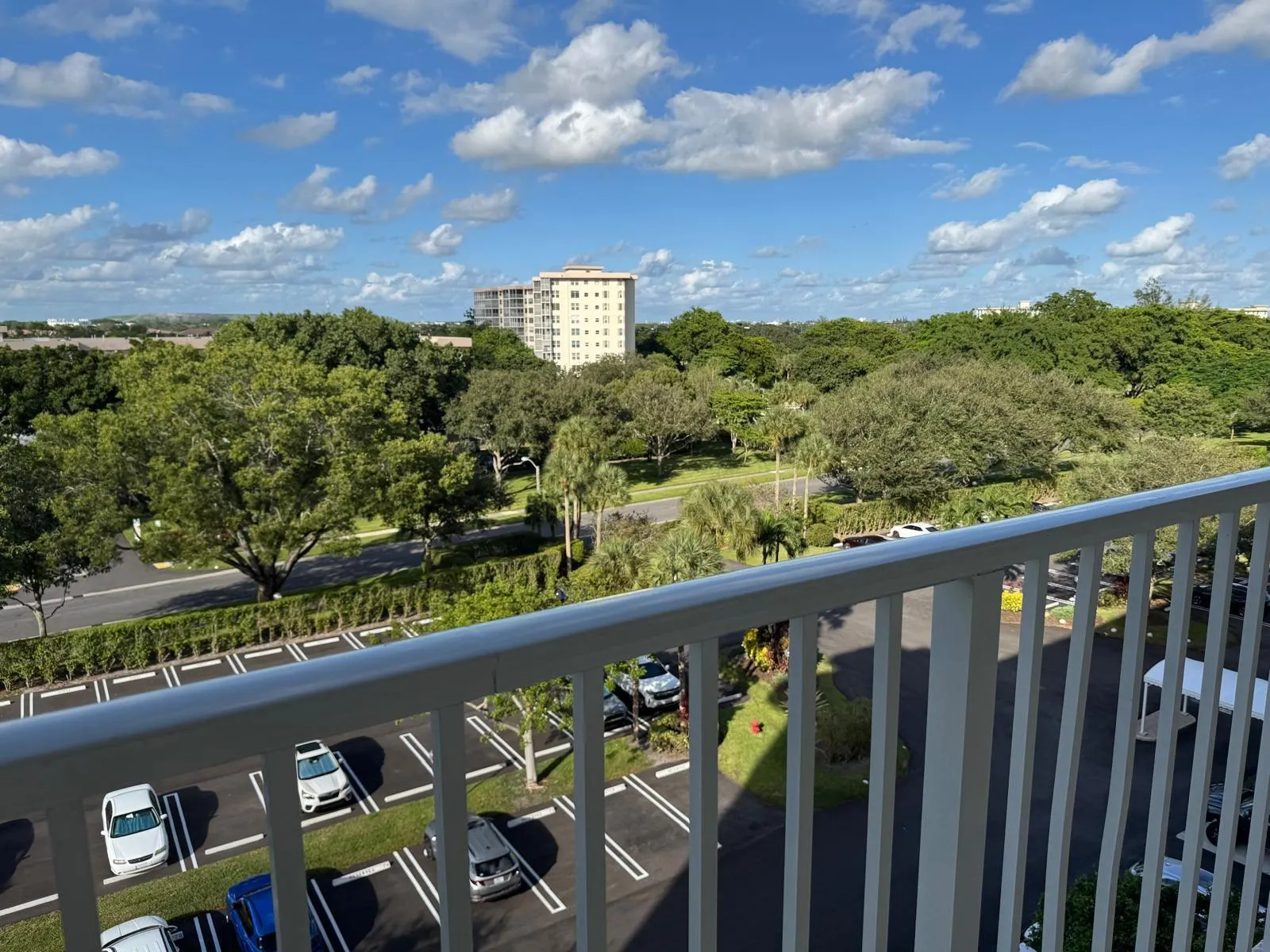 3510 OAKS WAY, #702