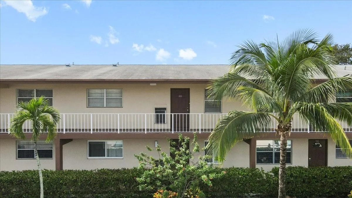 7200 NW 5th Pl, #203