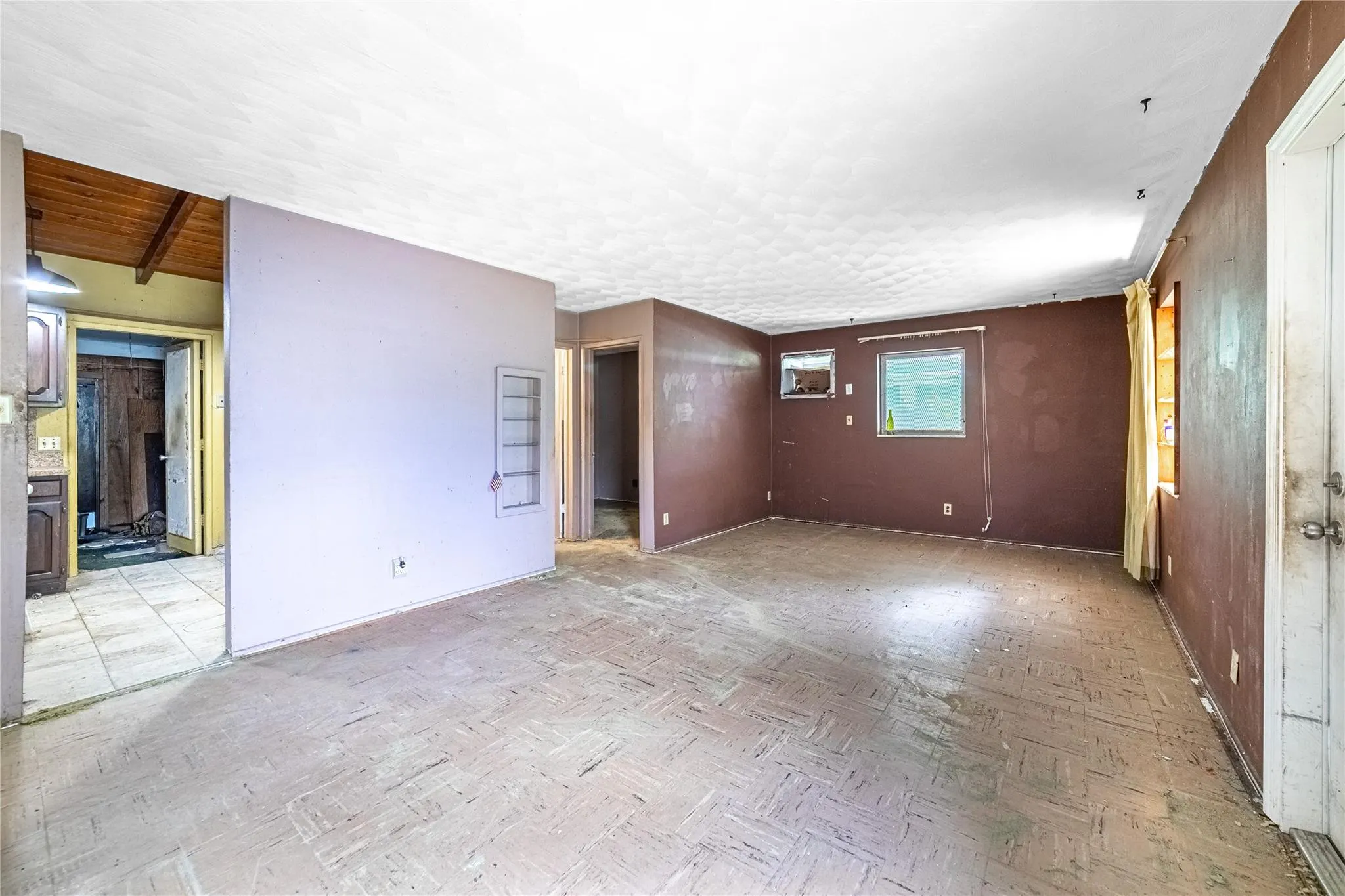 303 NE 8th Ct