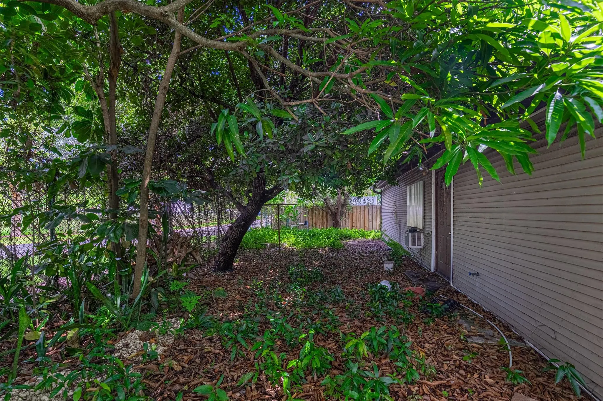 303 NE 8th Ct