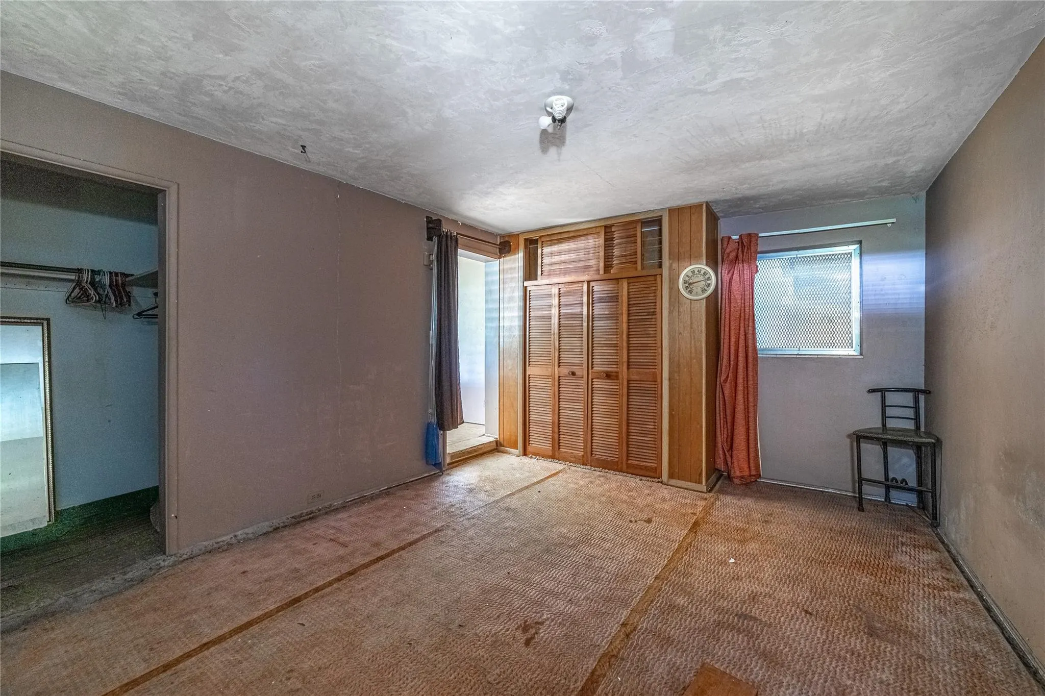 303 NE 8th Ct