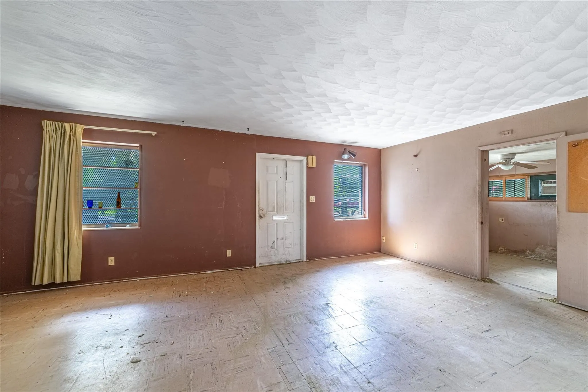 303 NE 8th Ct