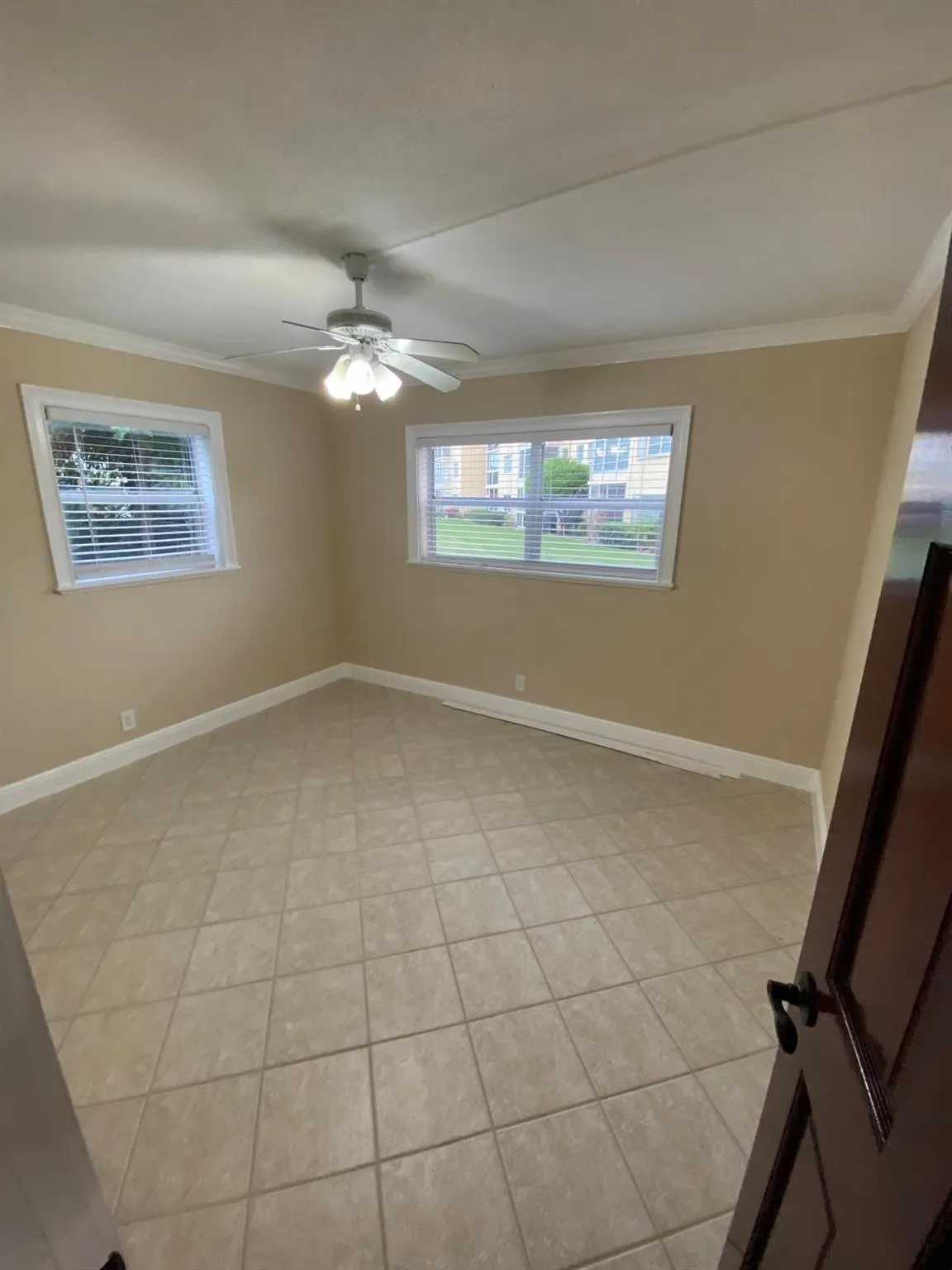 4200 Crystal Lake Dr, #115
