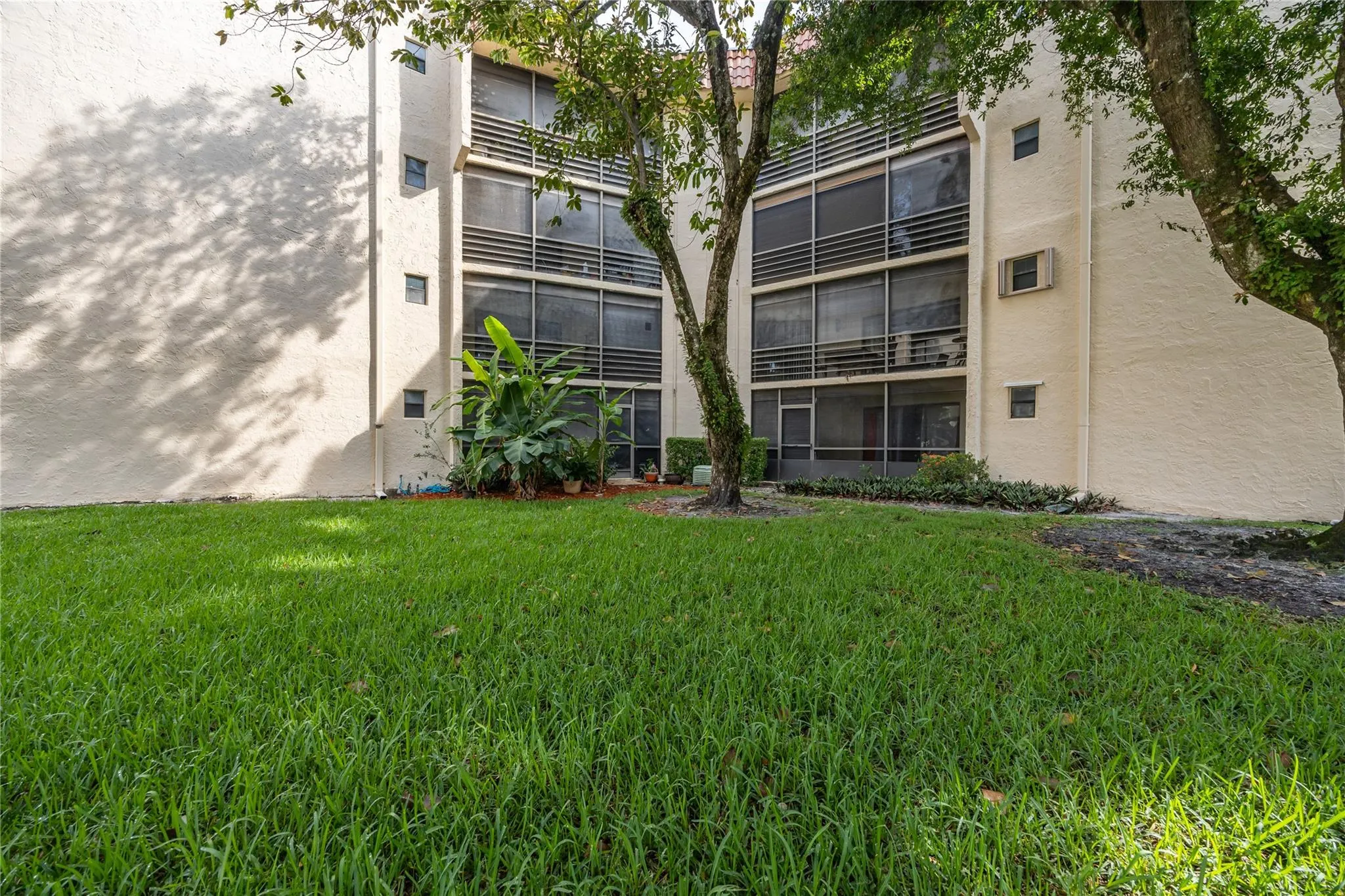 6555 W Broward Blvd, #102
