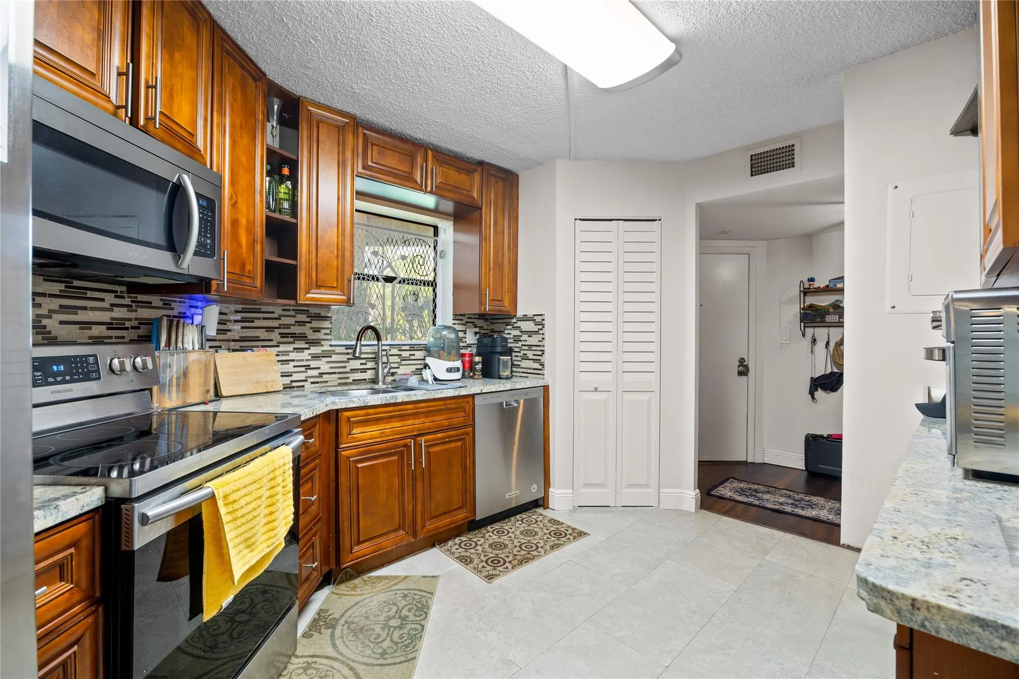 6555 W Broward Blvd, #102