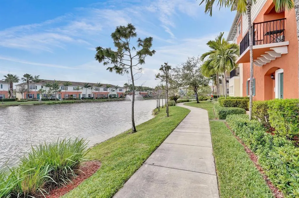 228 SW 6th Ct, #228