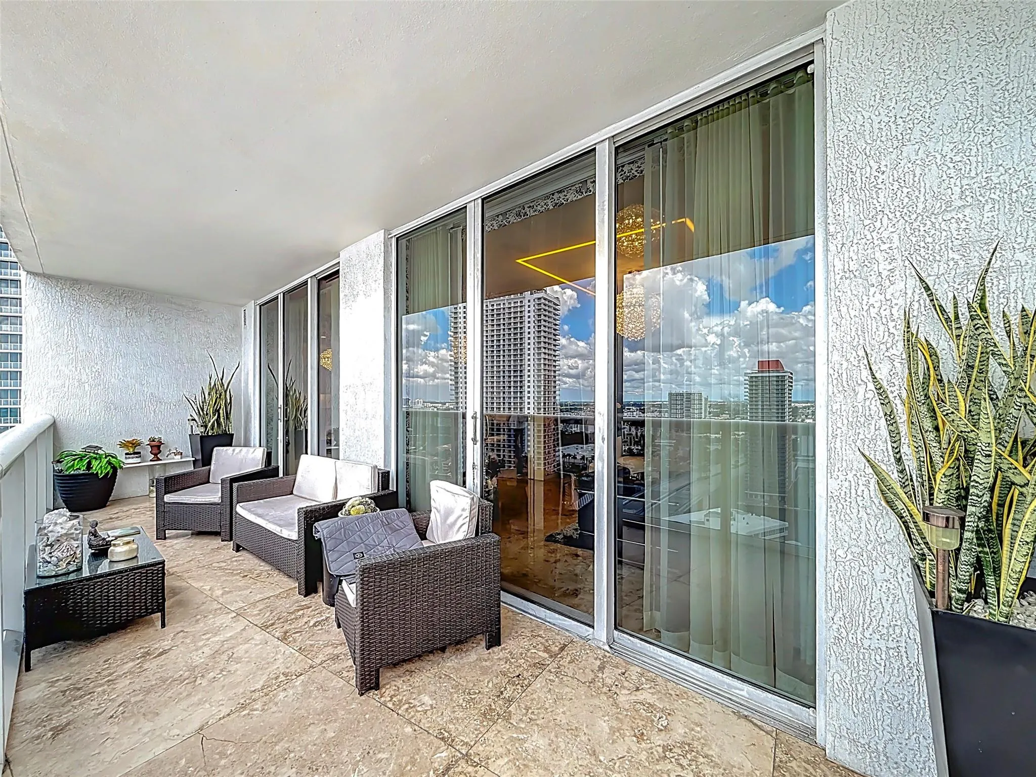 1800 S Ocean Dr, #2709
