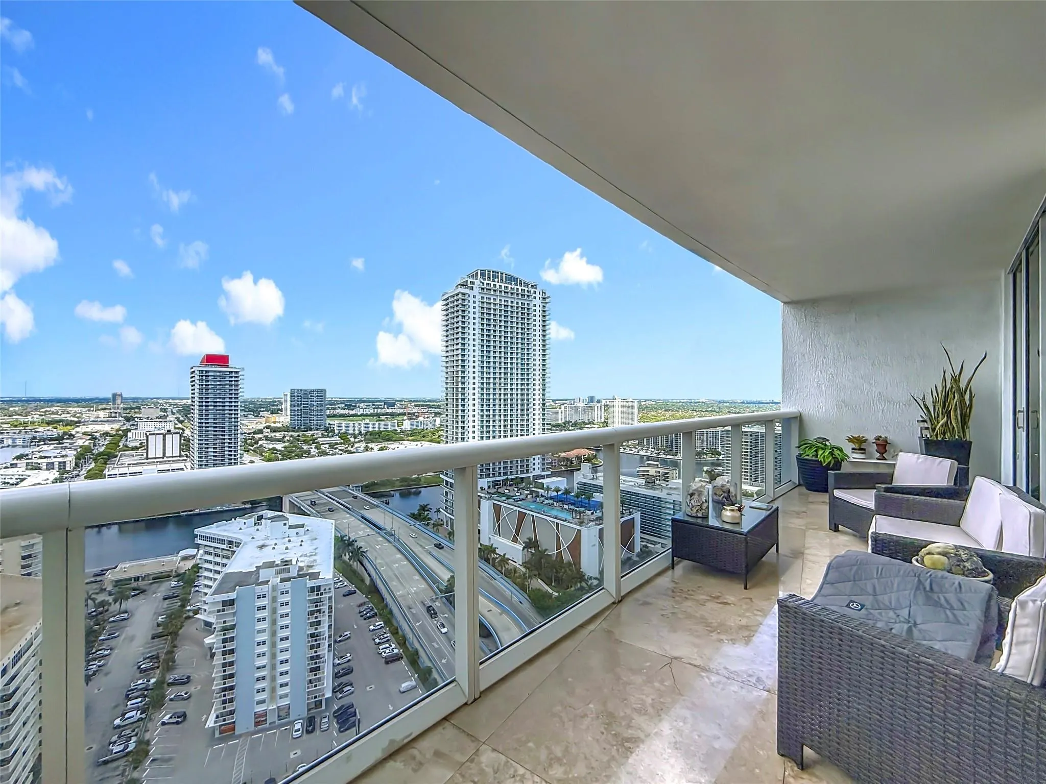 1800 S Ocean Dr, #2709