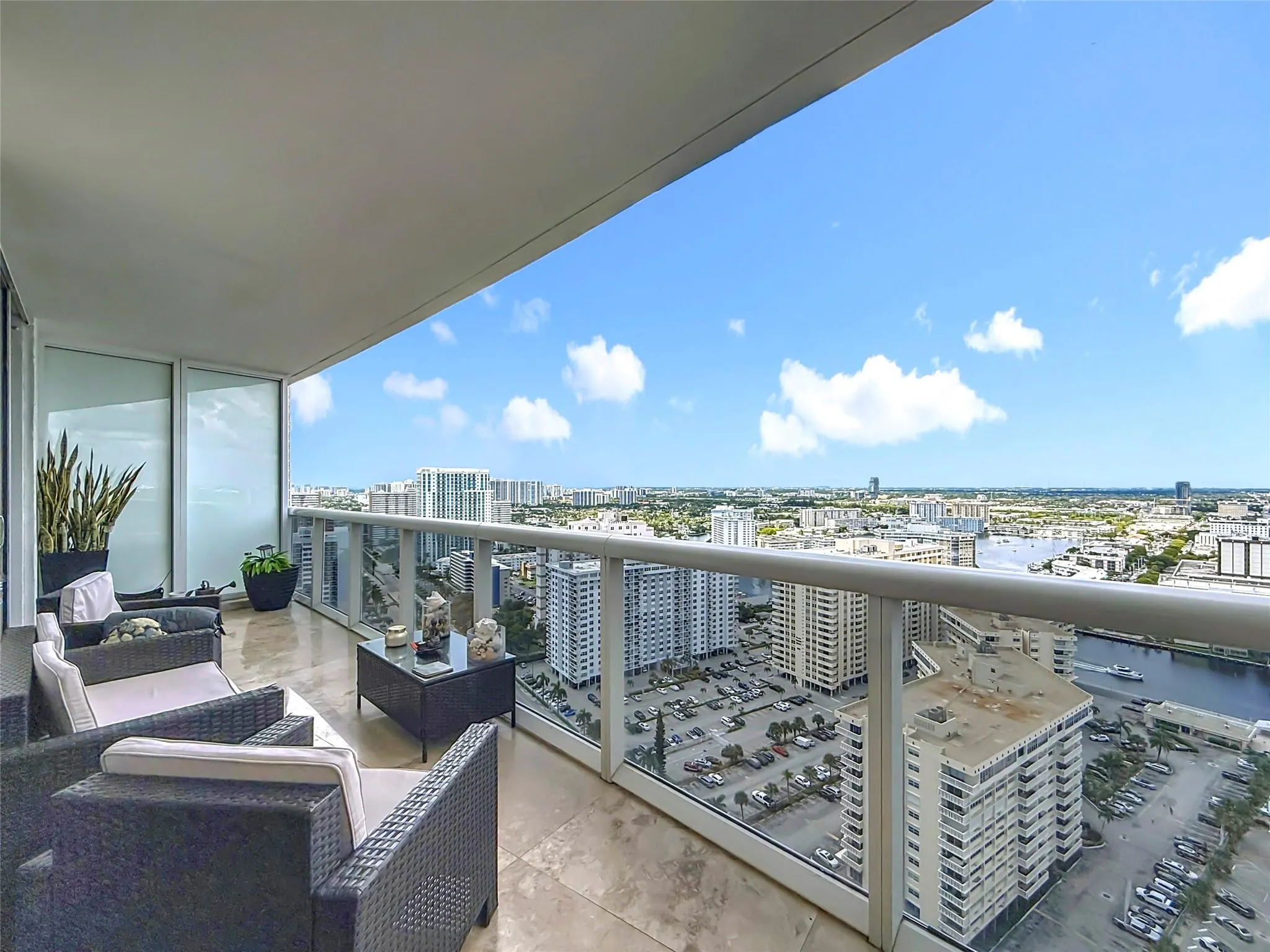 1800 S Ocean Dr, #2709