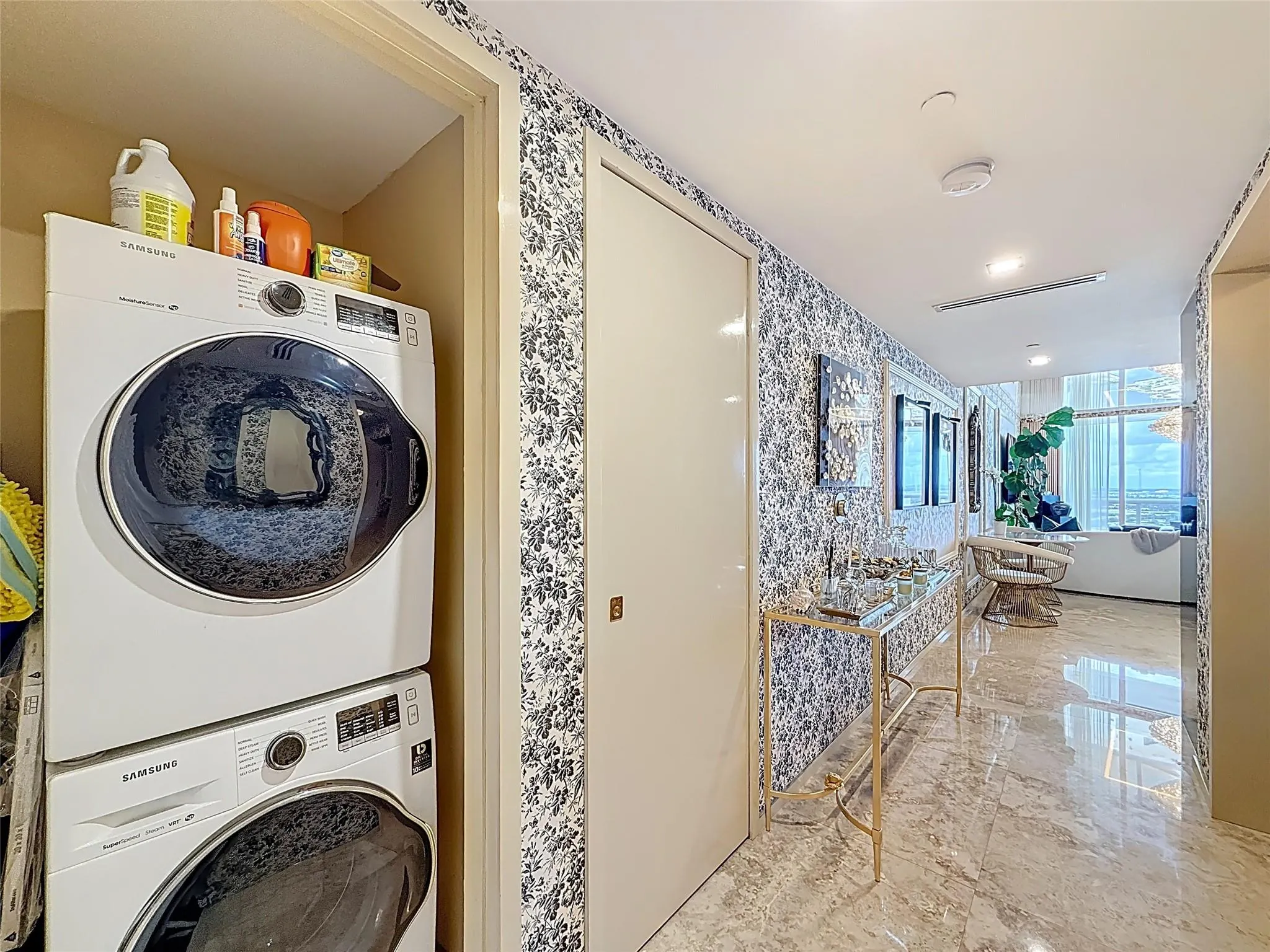 1800 S Ocean Dr, #2709