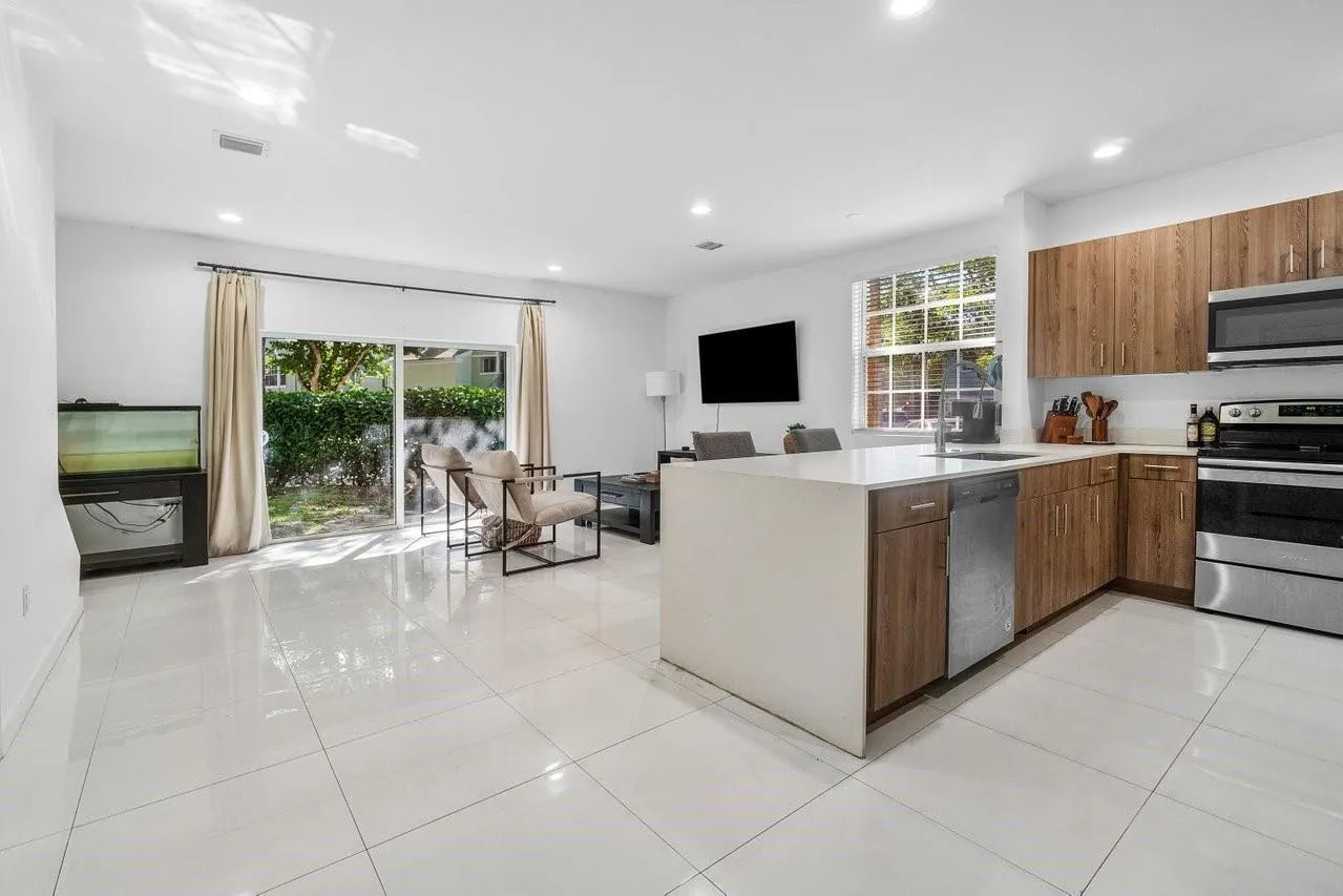 1030 Crystal Way, #104