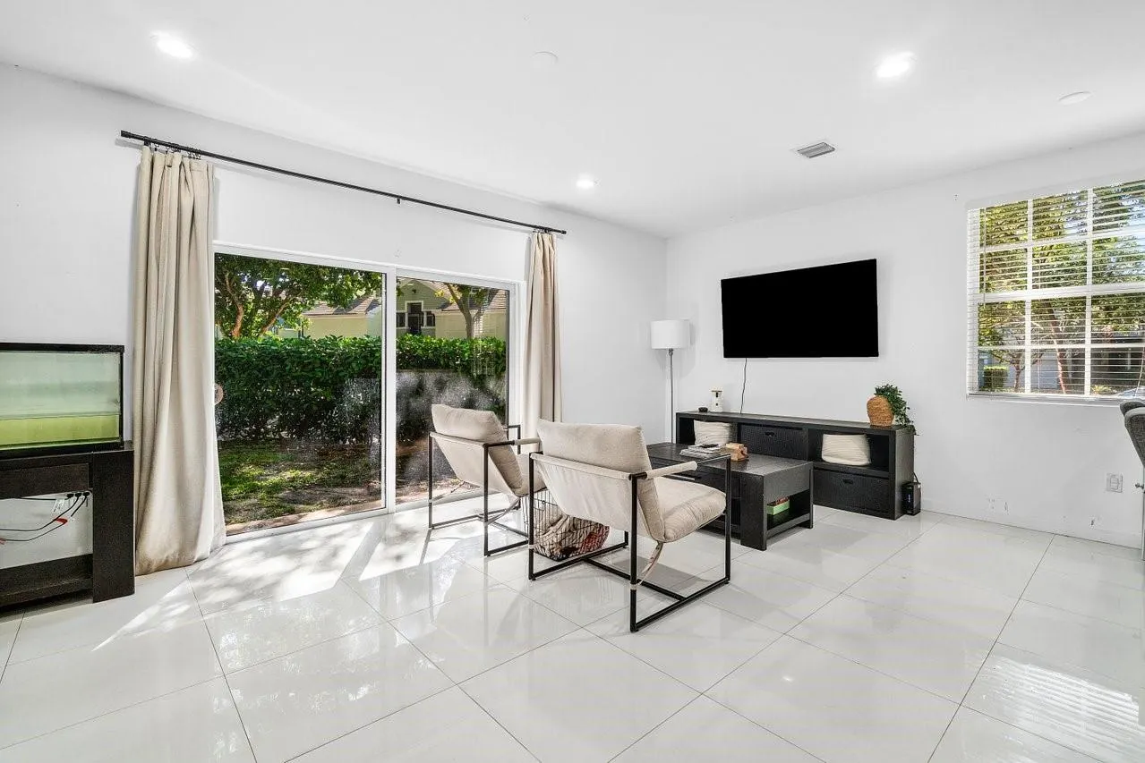 1030 Crystal Way, #104