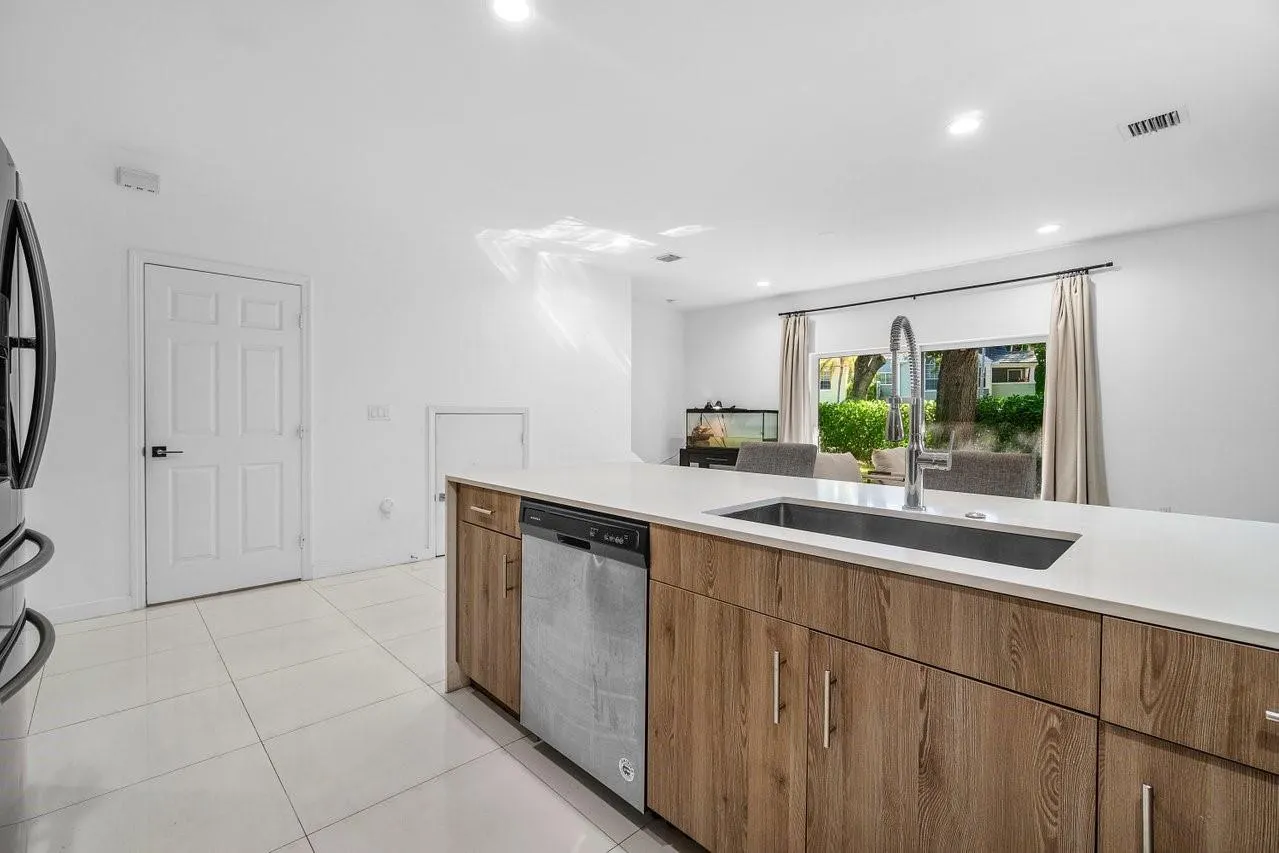 1030 Crystal Way, #104